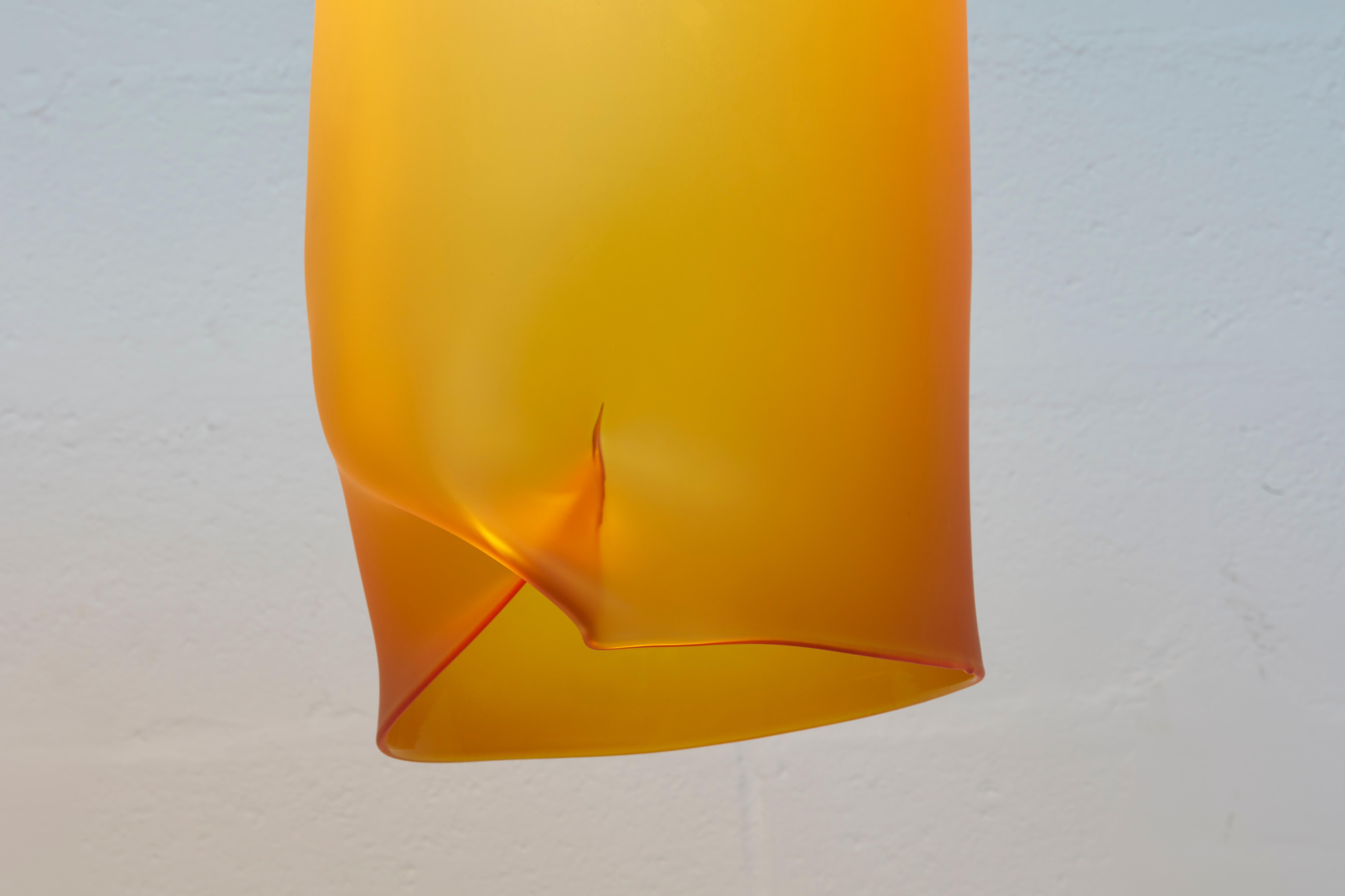Sabbiatura Ciondolo in vetro soffiato a mano Jeremy Maxwell Wintrebert Mesh in vendita