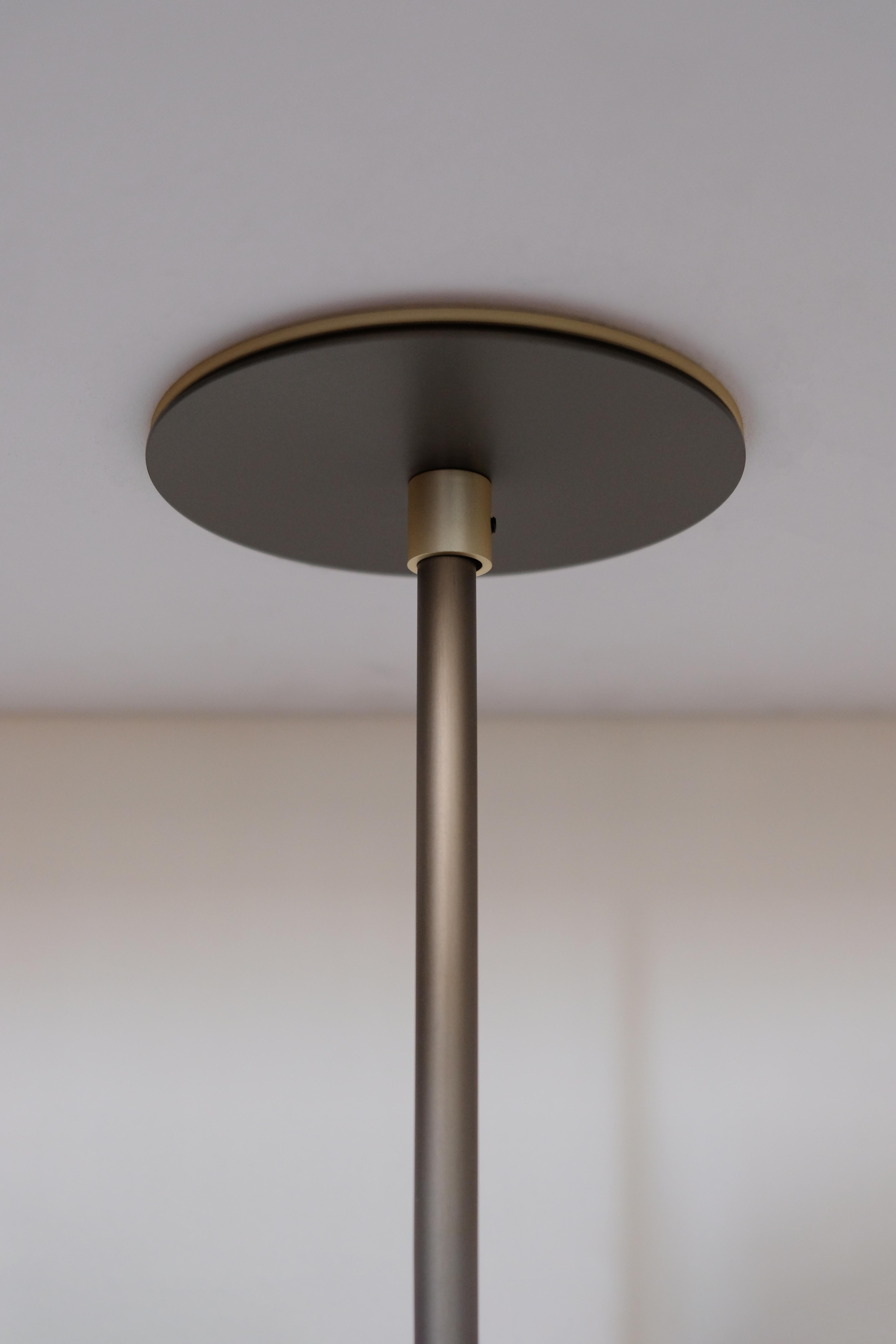 Jeremy Maxwell Wintrebert Escultura de vidrio soplado a mano Nube de luz de luna Siglo XXI y contemporáneo en venta