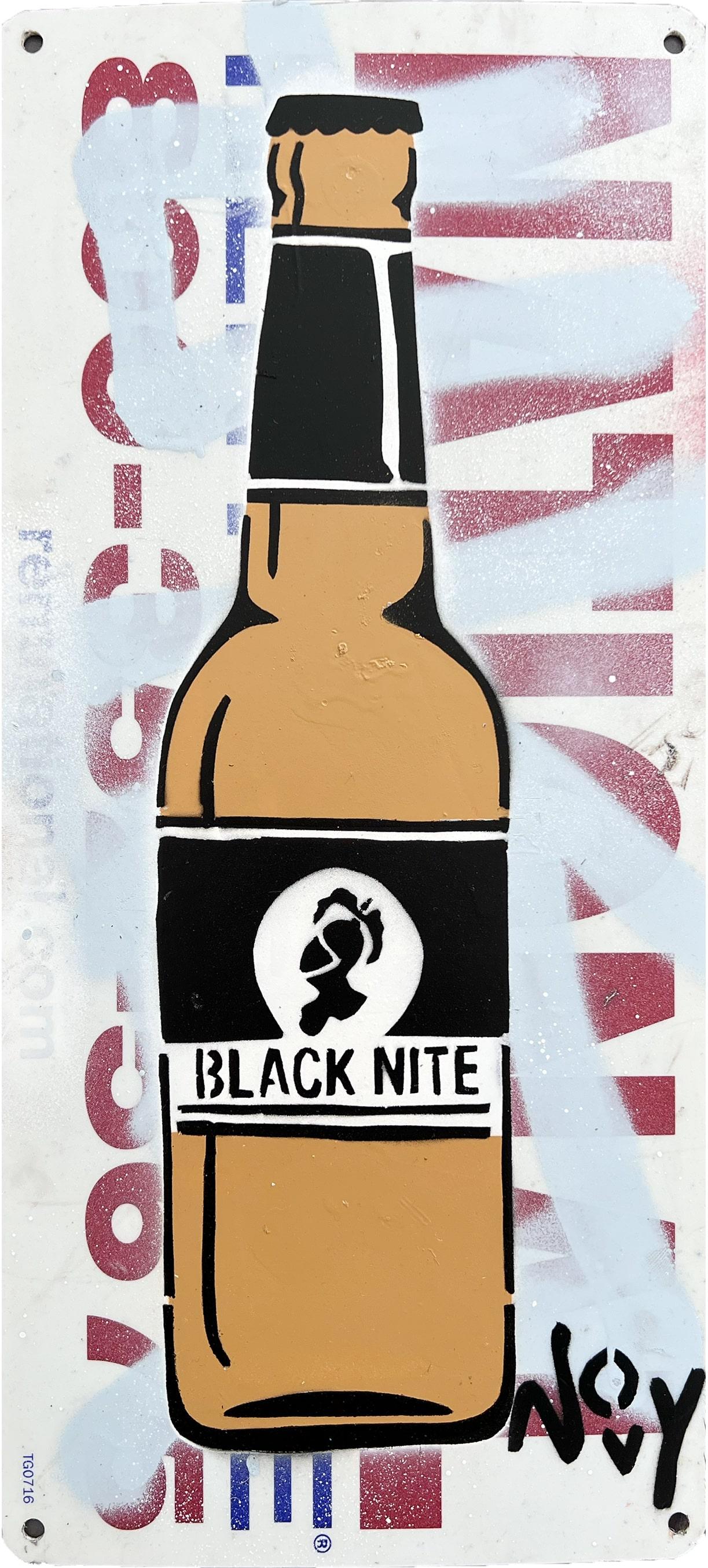 Schwarze Nite-Armbanduhr (Milwaukee 1961) – Queer Street Art Schwarzes Nite-Schild (Streetart), Painting, von Jeremy Novy