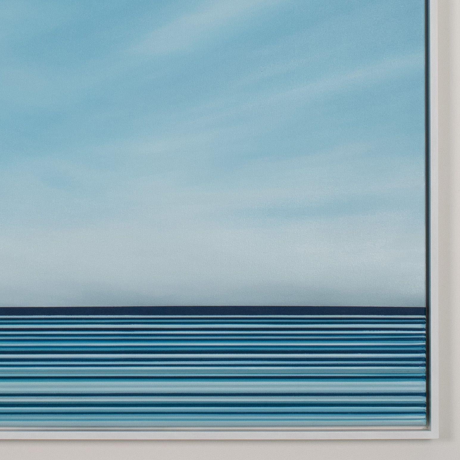 Peinture originale minimaliste de paysage marin. Inspiré par le littoral de l'océan Pacifique, les multiples lignes d'horizon font référence au rythme continu de la mer.    Créée à l'aide de peinture à l'huile sur toile de coton enveloppée. Les