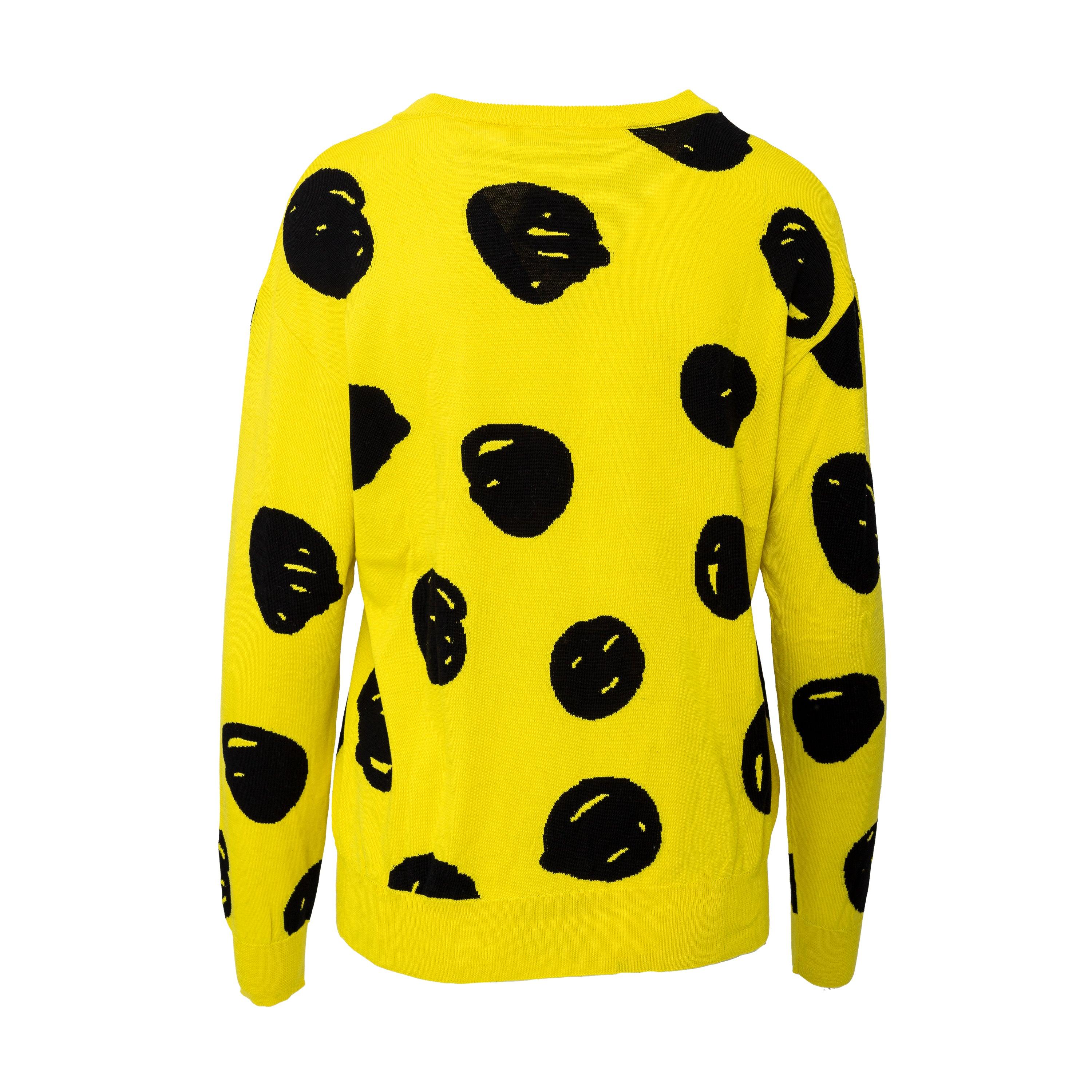 Questa felpa in maglia giallo brillante di Jeremy Scott è un'aggiunta eccentrica ed elegante al tuo guardaroba. Realizzato in puro cotone, presenta grandi pois astratti in nero per un look divertente e giocoso. 
 Materiale: 100% cotone 
