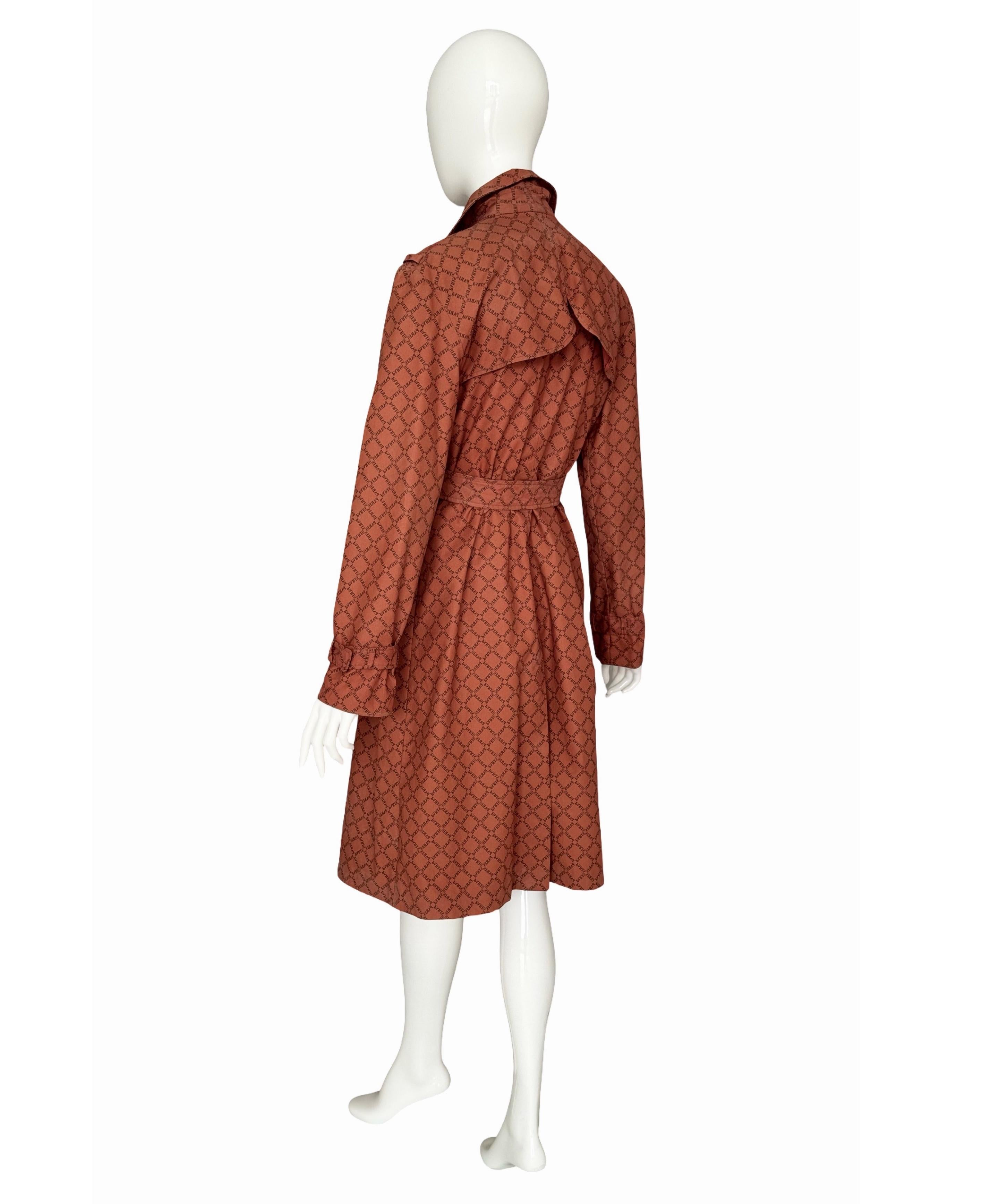 Donna Collection'S di Jeremy Scott Collezione Autunno 2000 Trench sartoriale stampato invertito a Parigi in vendita
