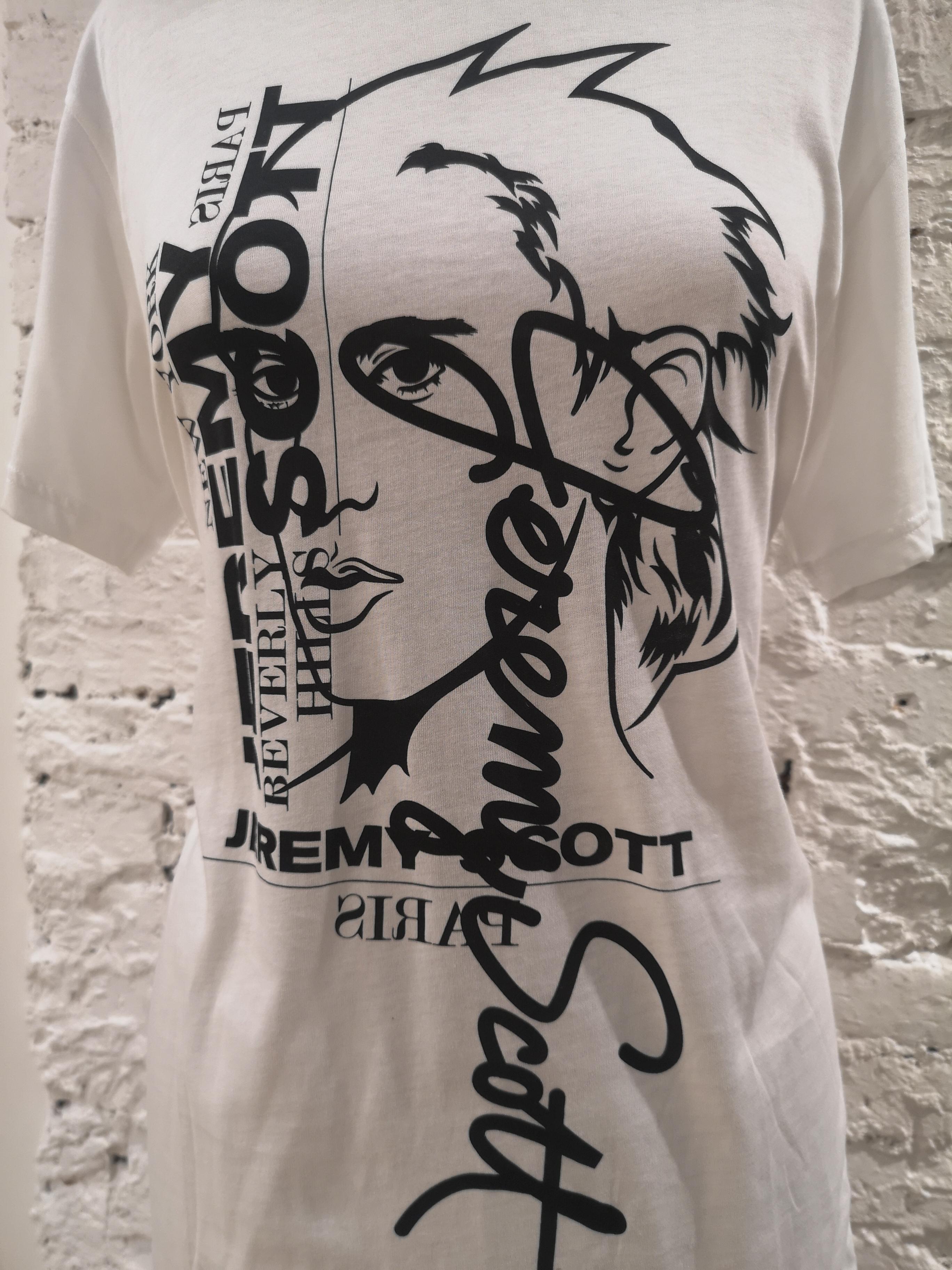 Jeremy Scott white cotton T-shirt NWOT
totally made in italy in 100% cotton
size s
total lenght 70 cm