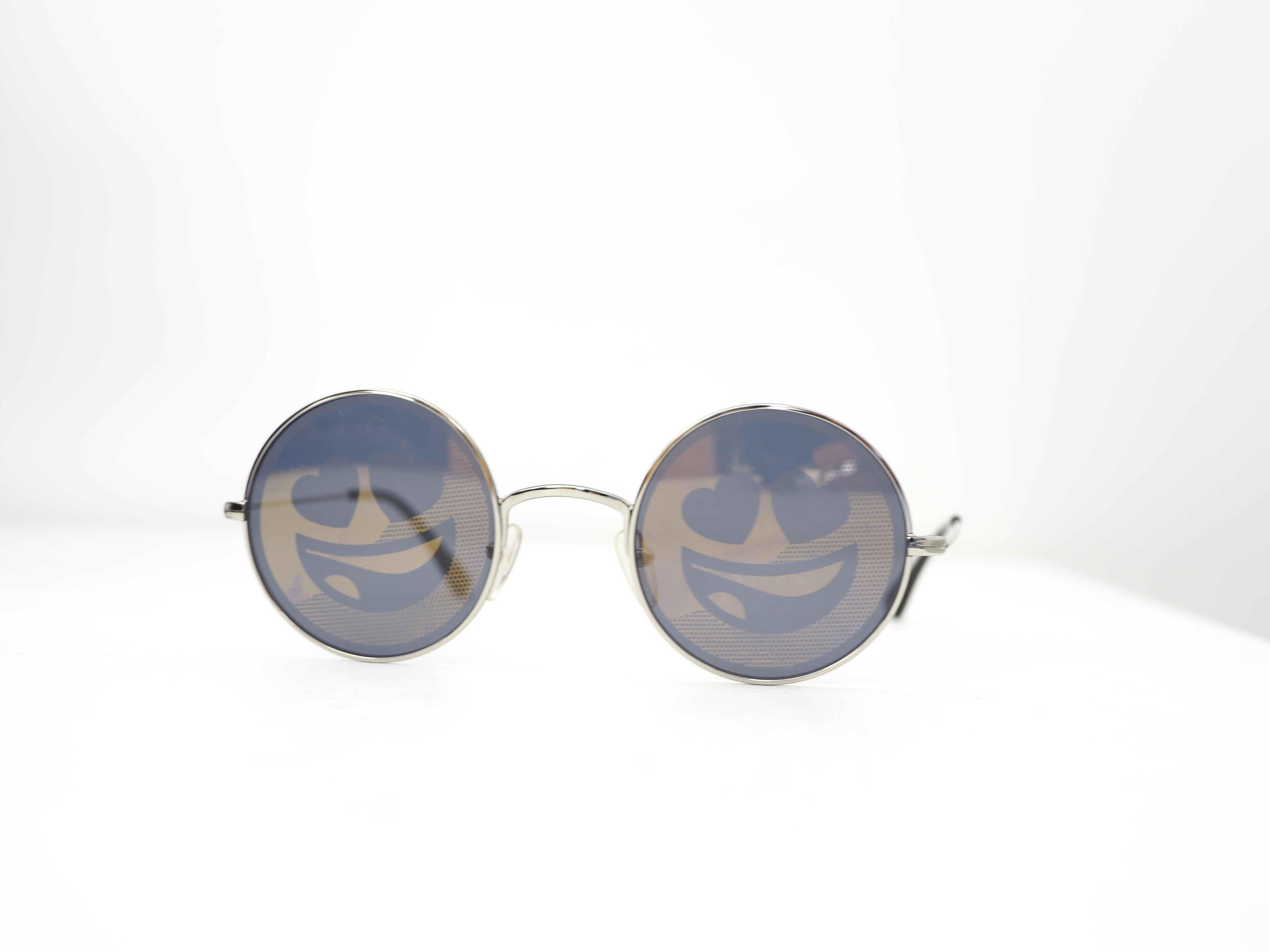 Jeremy Scotto lächelt mit Sonnenbrille im Zustand „Gut“ im Angebot in Capri, IT