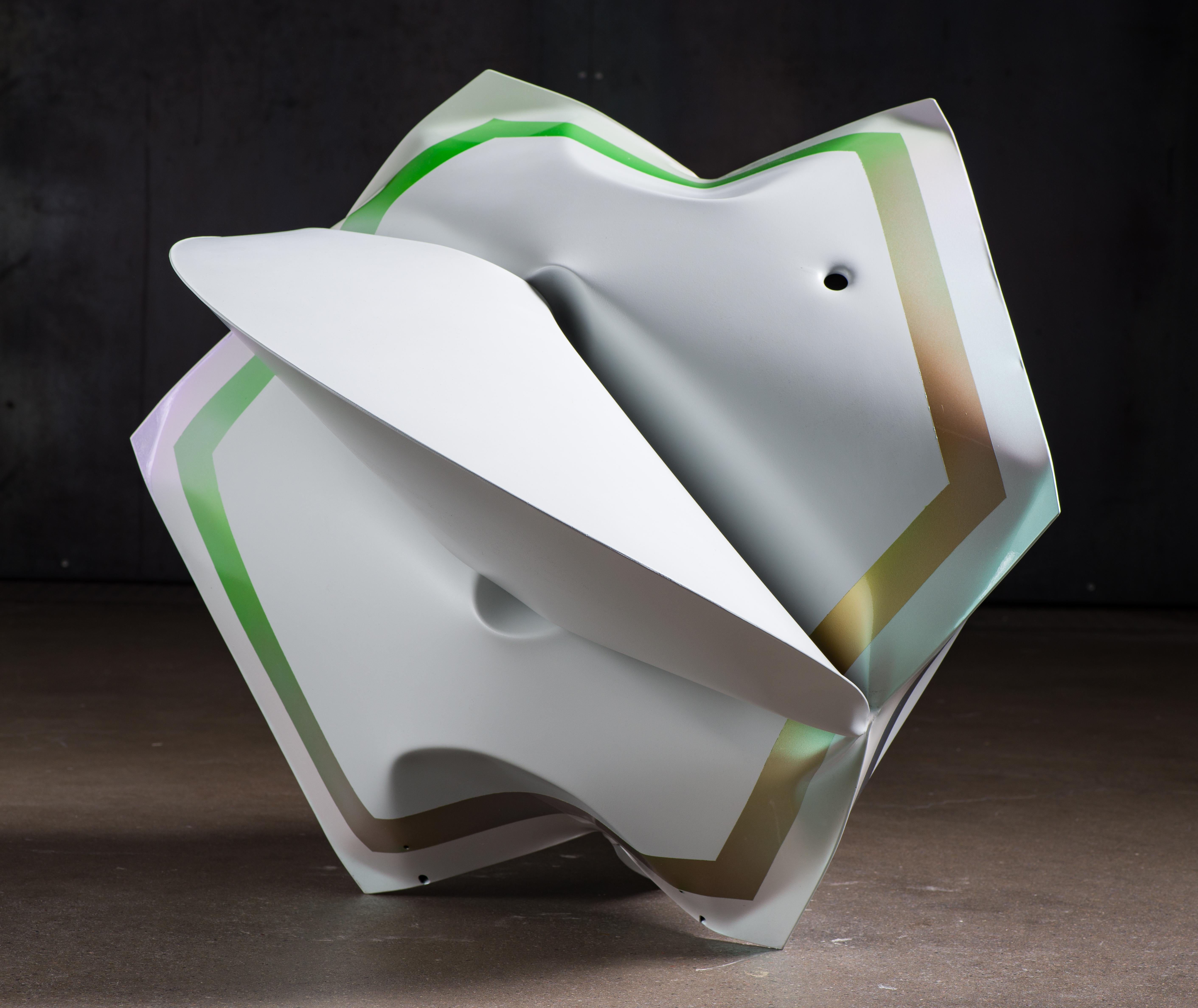 Jeremy Thomas Abstract Sculpture – Himmelsgrau (Just Wait)