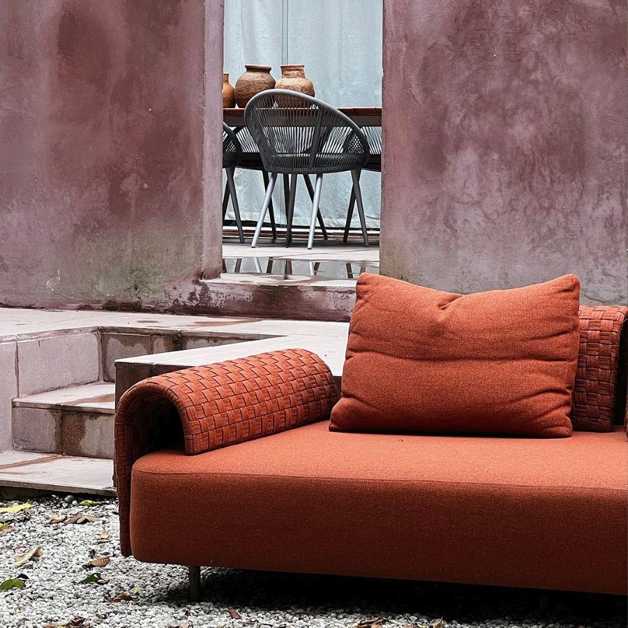 Moderno Chaise Jeri, salotto moderno modulare per esterni in alluminio con bouclé in vendita