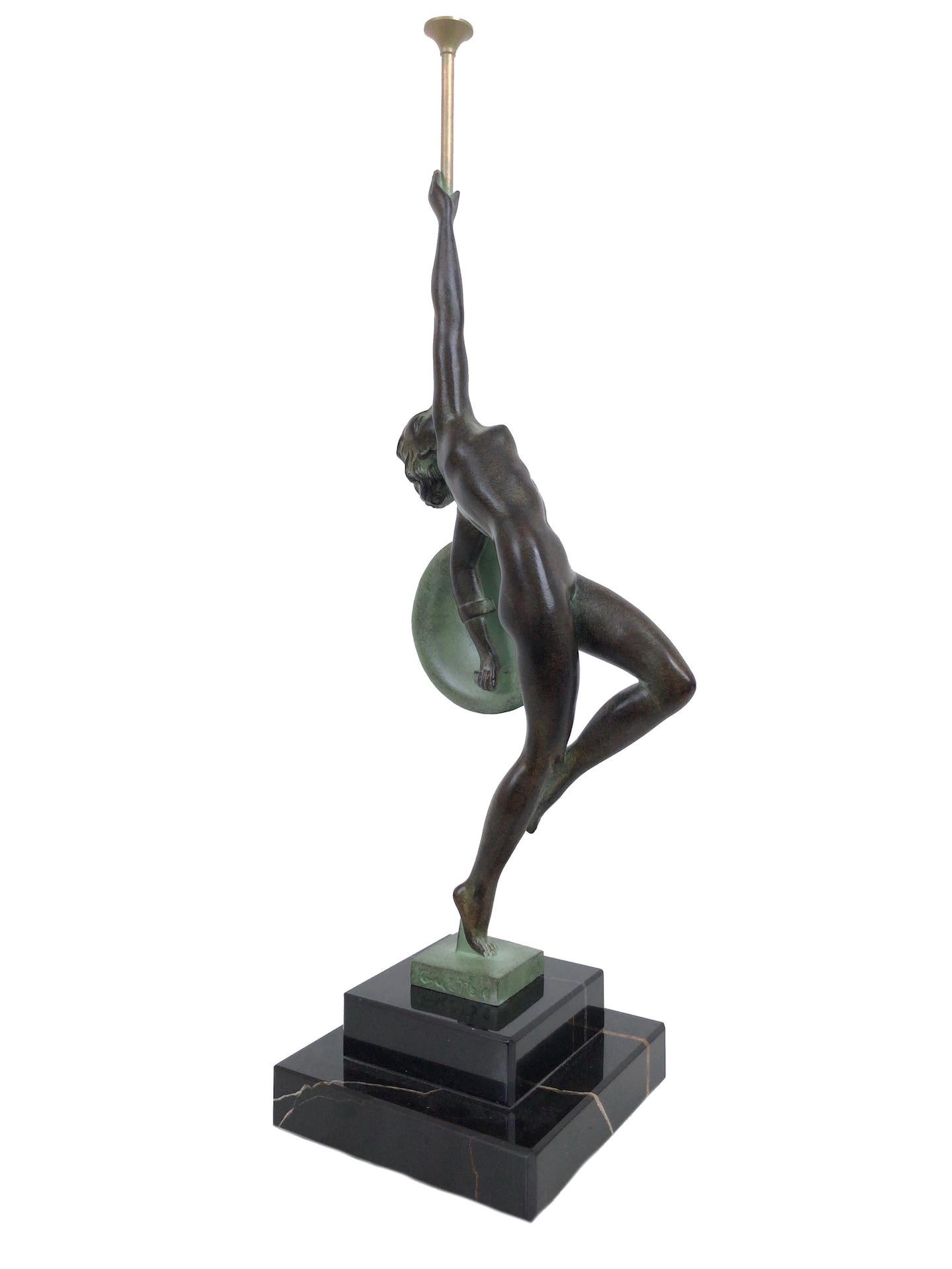 Art déco Sculpture trompette de Jericho de Raymonde Guerbe par Max Le Verrier de style Art Déco