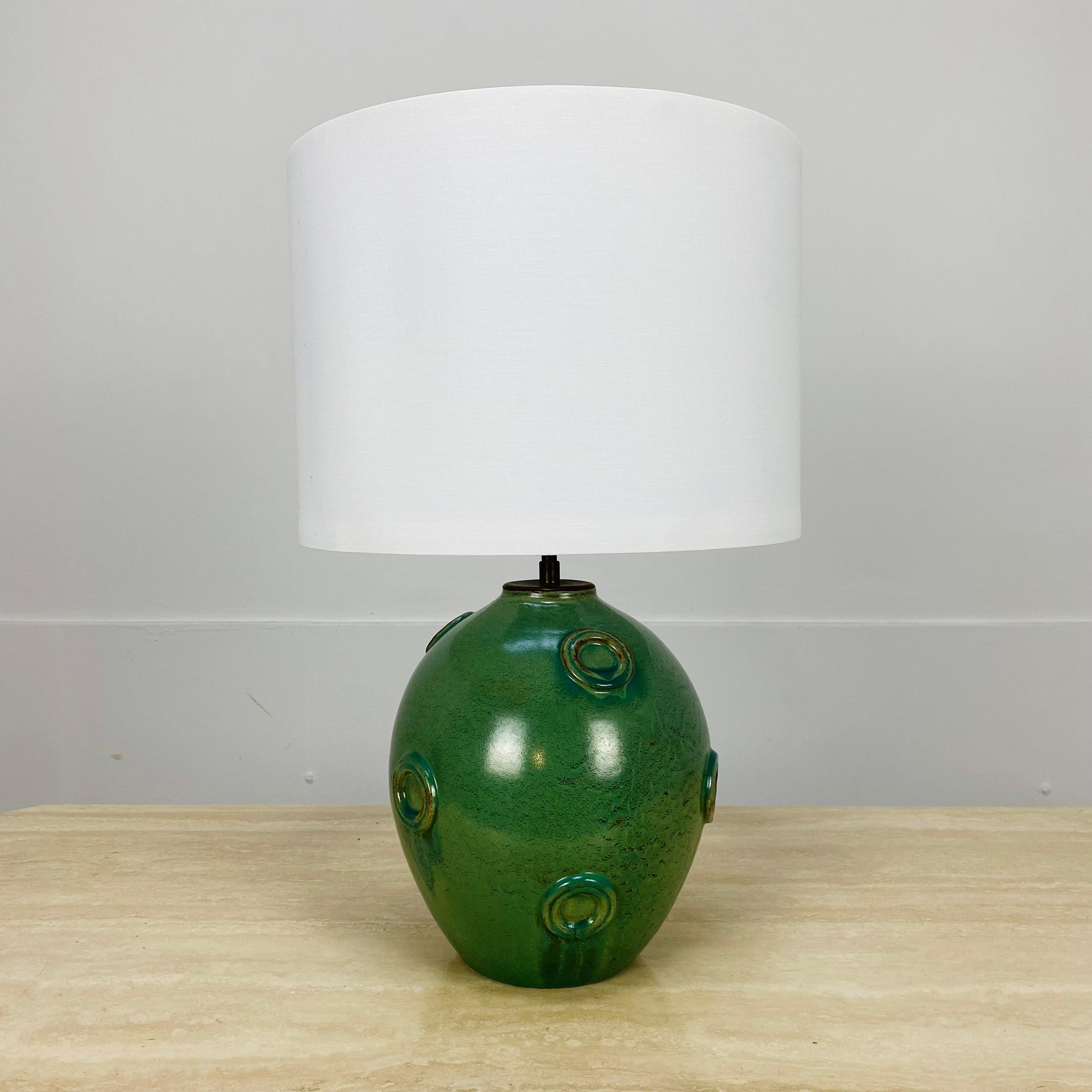 Big table lamp by Jerk Werkmaster for Nittsjo Sweden, 1930, in ceramic. 

Perfect condition. New lampshade, french electrification. 