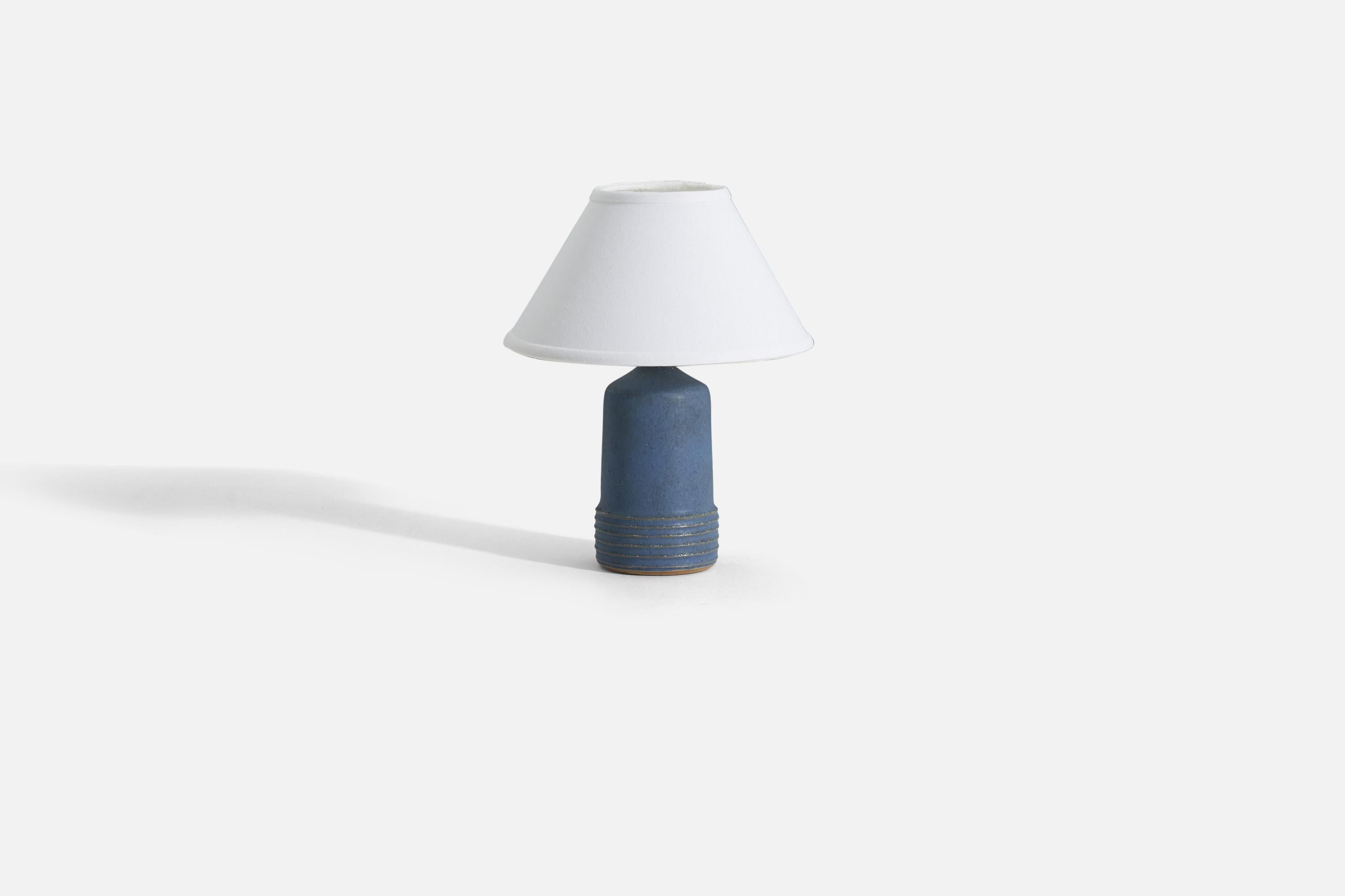 Scandinavian Modern Jerk Werkmäster, Table Lamp, Blue-Glazed Earthenware, Nittsjö, Sweden, c. 1940s For Sale