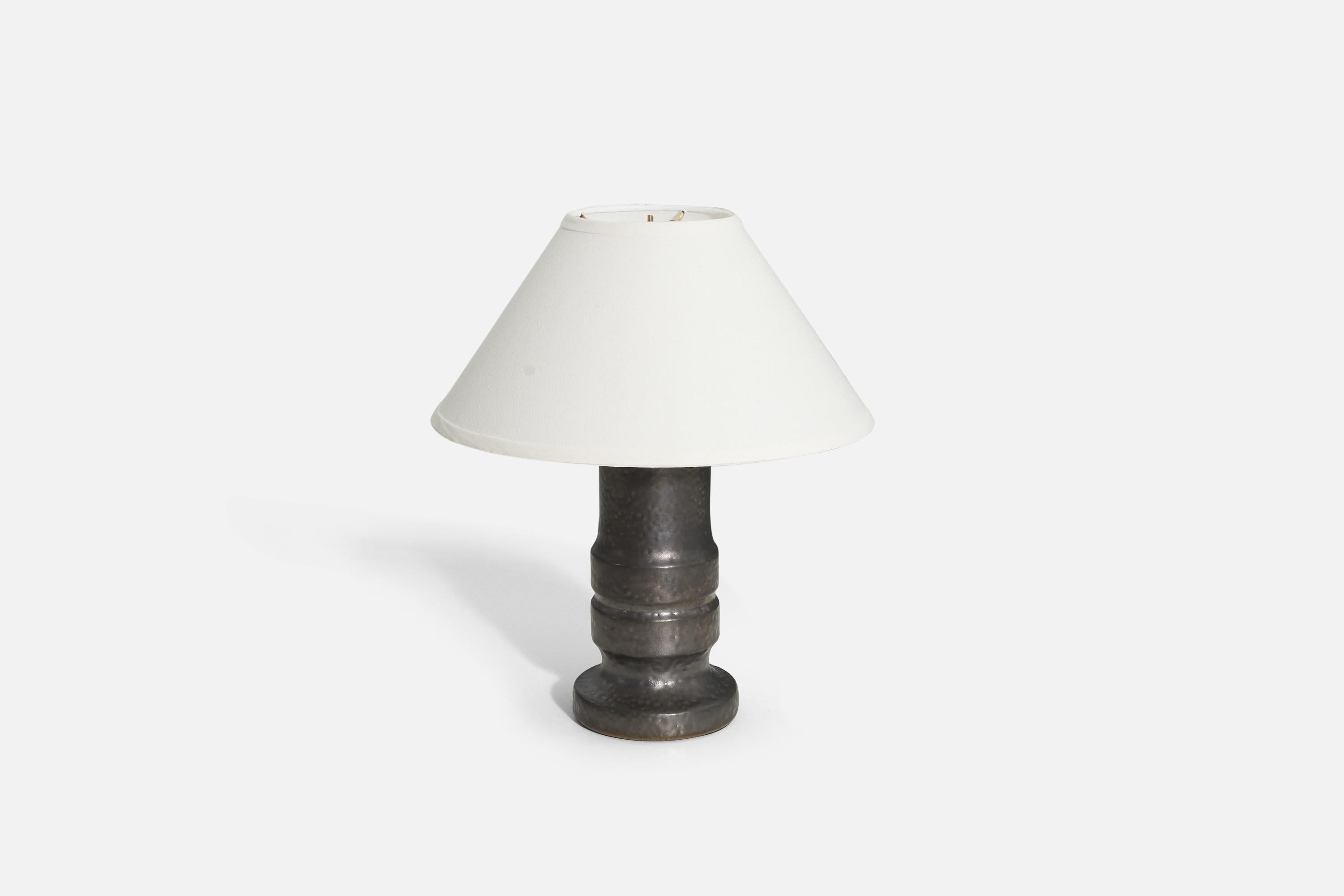 Scandinavian Modern Jerk Werkmäster, Table Lamp, Grey-Glazed Earthenware, Nittsjö, Sweden, c. 1940s For Sale