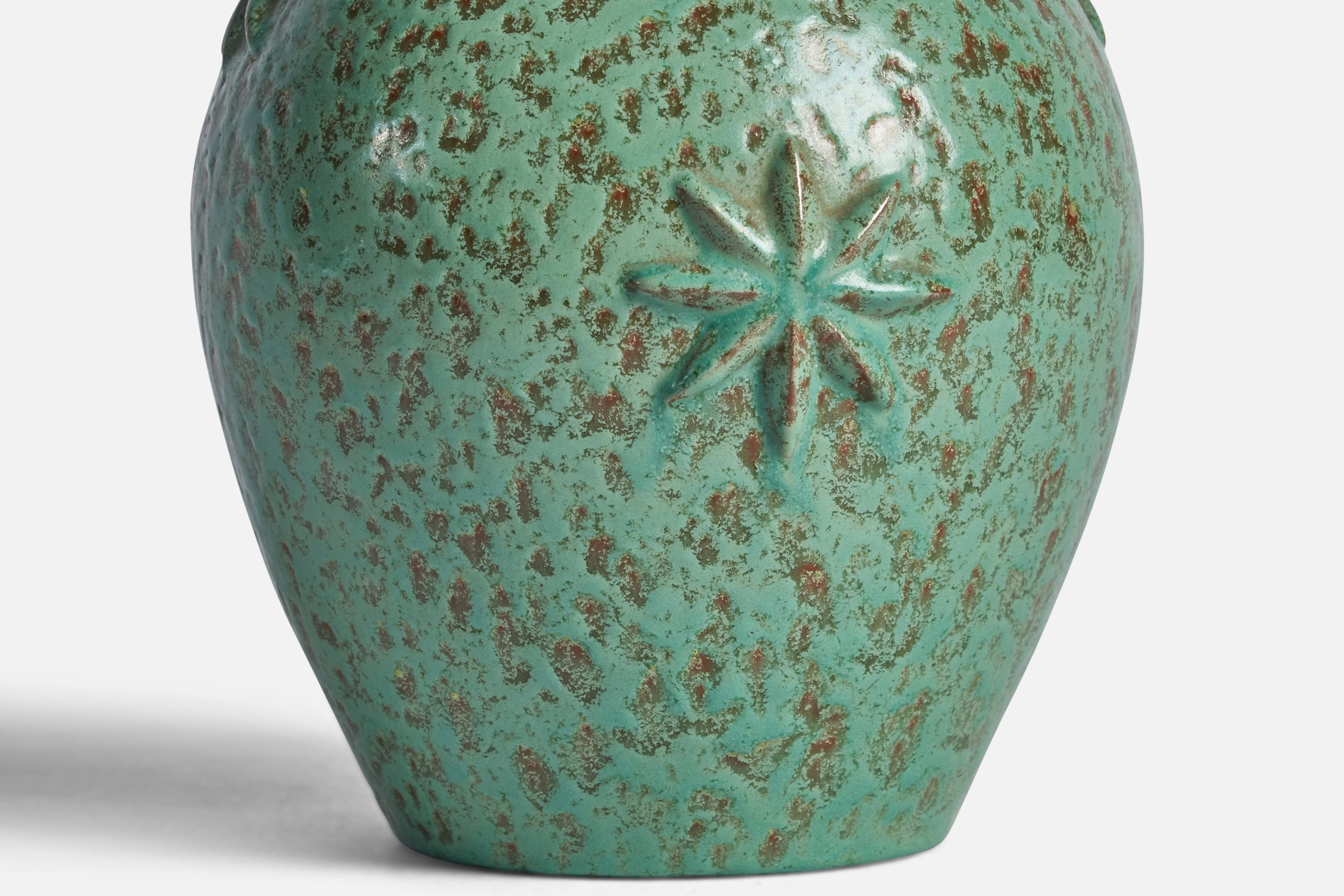 Jerk Werkmäster, Vase, Earthenware, Sweden, 1930s In Good Condition For Sale In High Point, NC