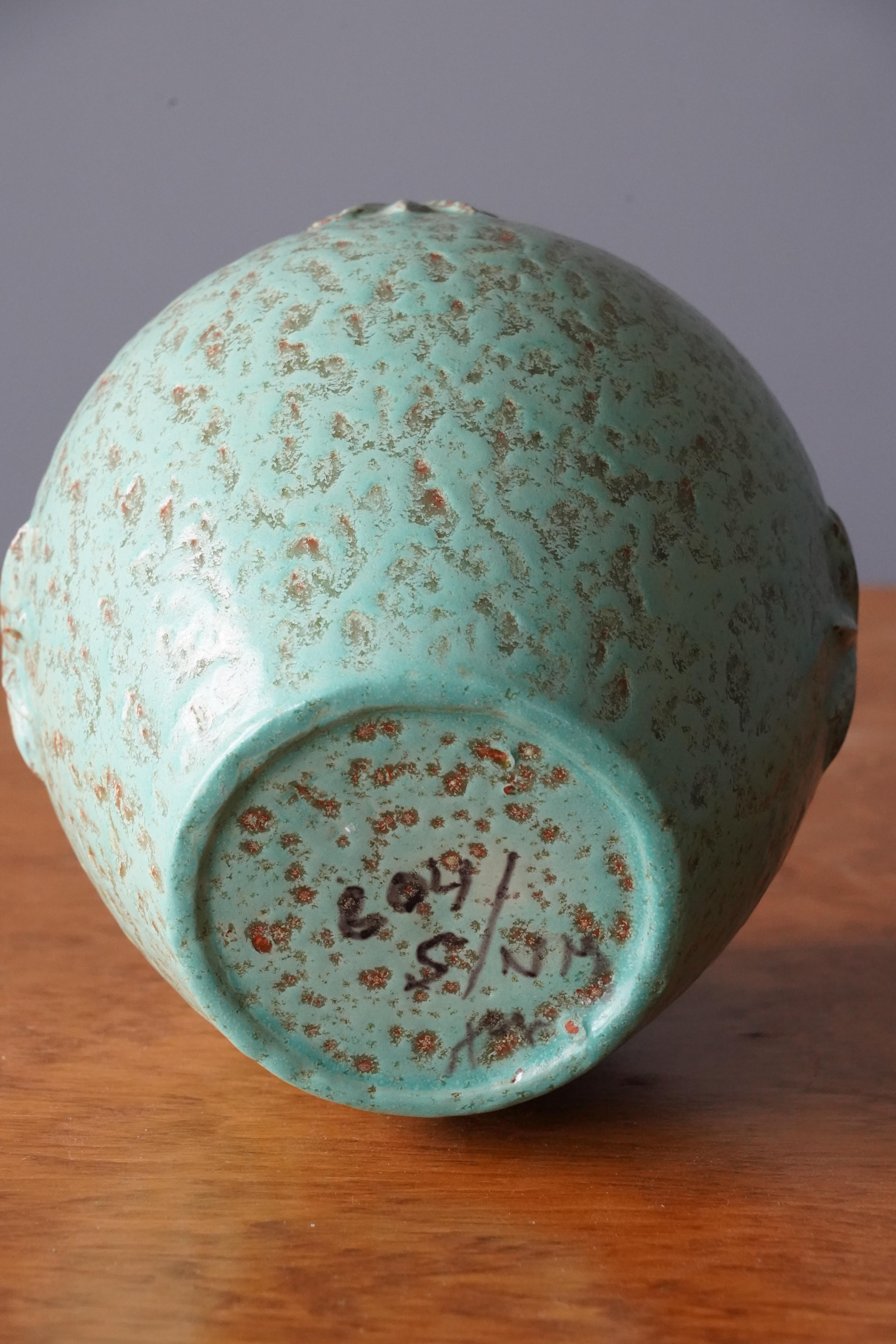 Jerk Werkmäster, Vase, Glazed Green Ceramic, Nittsjö, Sweden, 1940s In Good Condition In High Point, NC