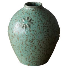 Jerk Werkmäster, Vase, Glazed Green Ceramic, Nittsjö, Sweden, 1940s