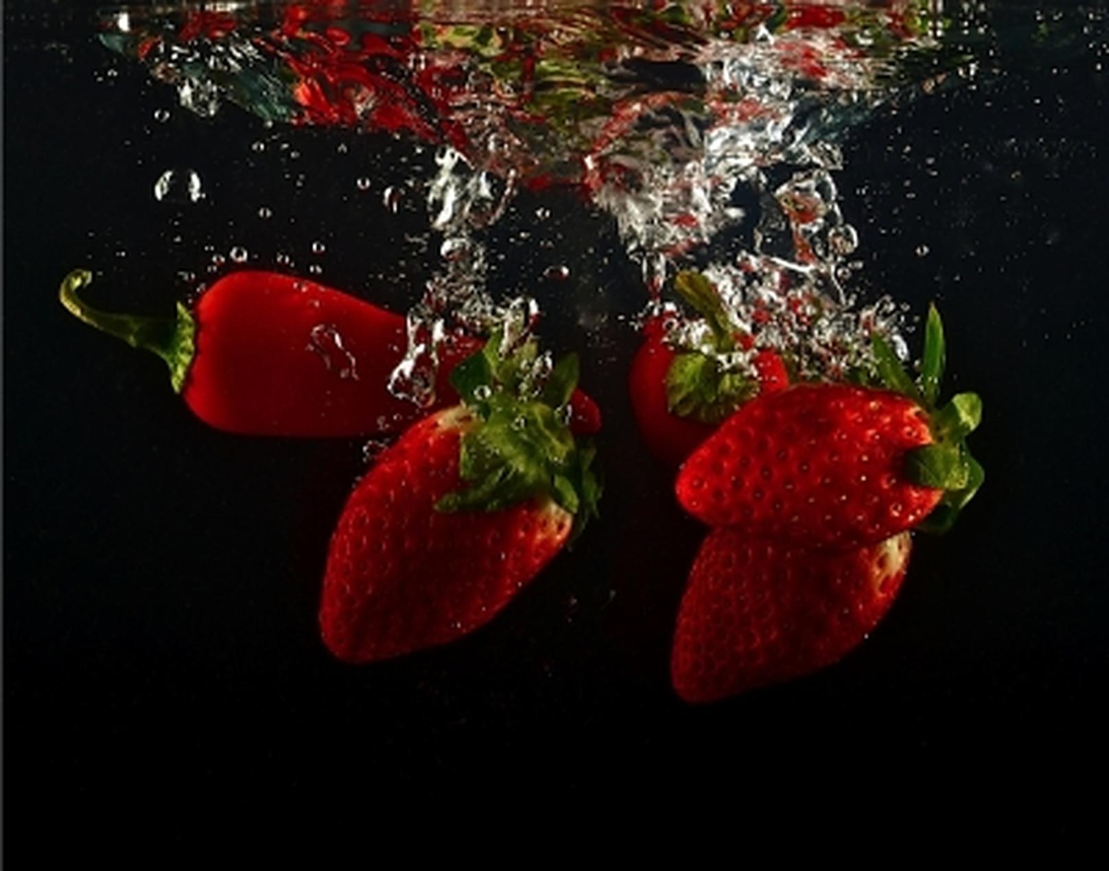 Jerome GRILHOT Still-Life Photograph -  Sweet and spicy ( fraises et piments ) 