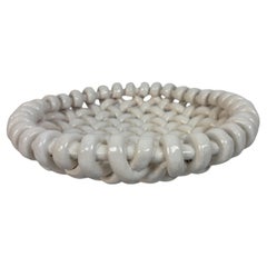 Jérôme Massier (1850-1016), Vallauris, Grande cestino traforato in ceramica bianca