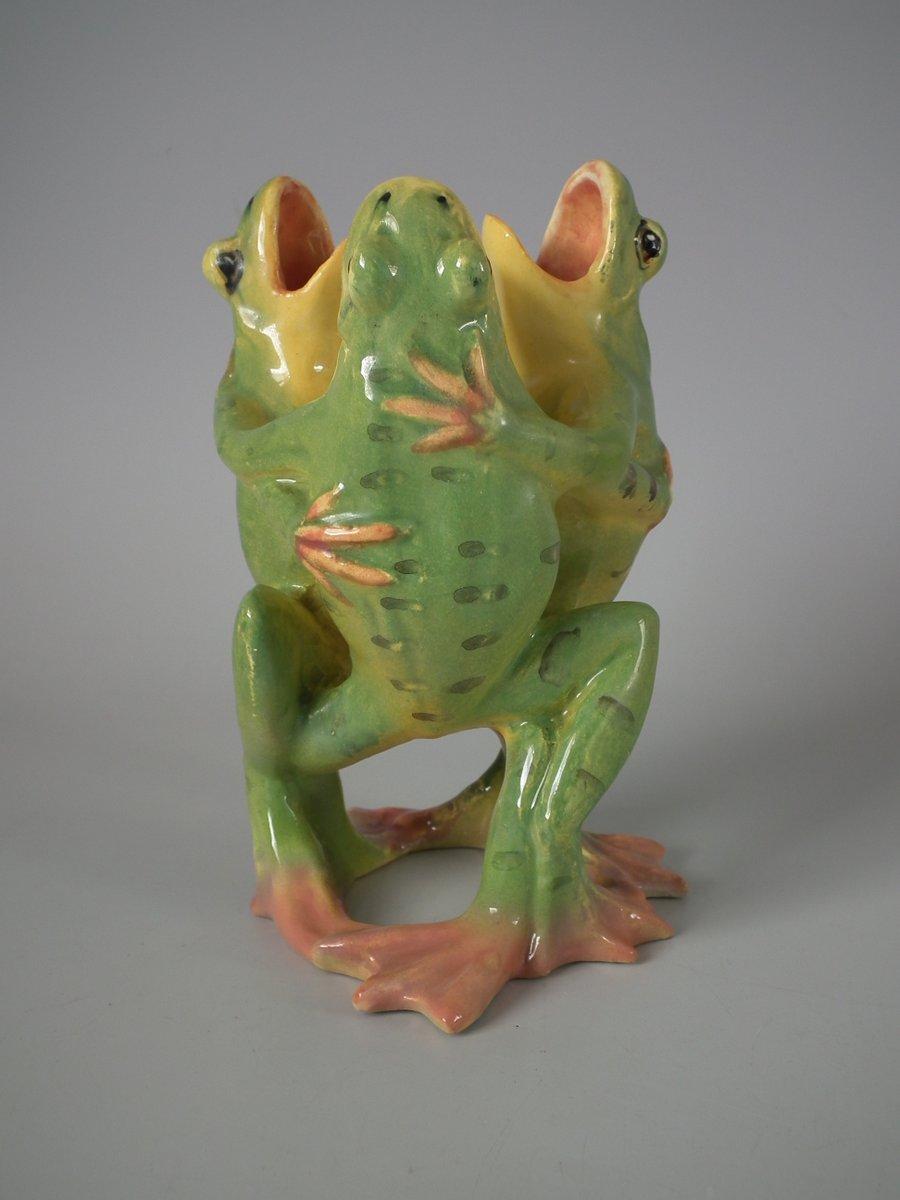 vintage frog vase
