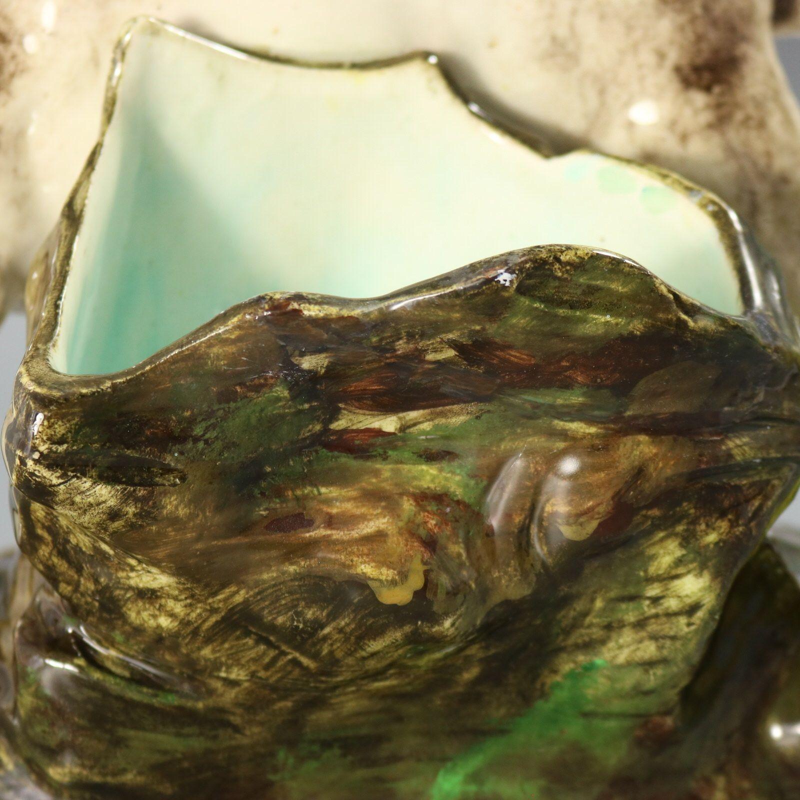 Vaso con cane da caccia in maiolica Jerome Massier Fils in vendita 8