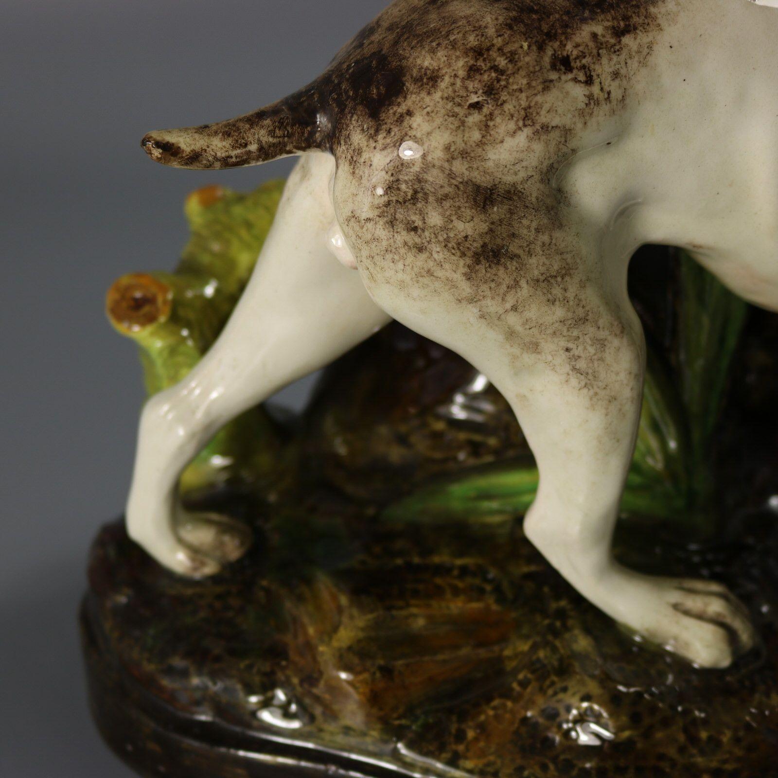 Vaso con cane da caccia in maiolica Jerome Massier Fils in vendita 9