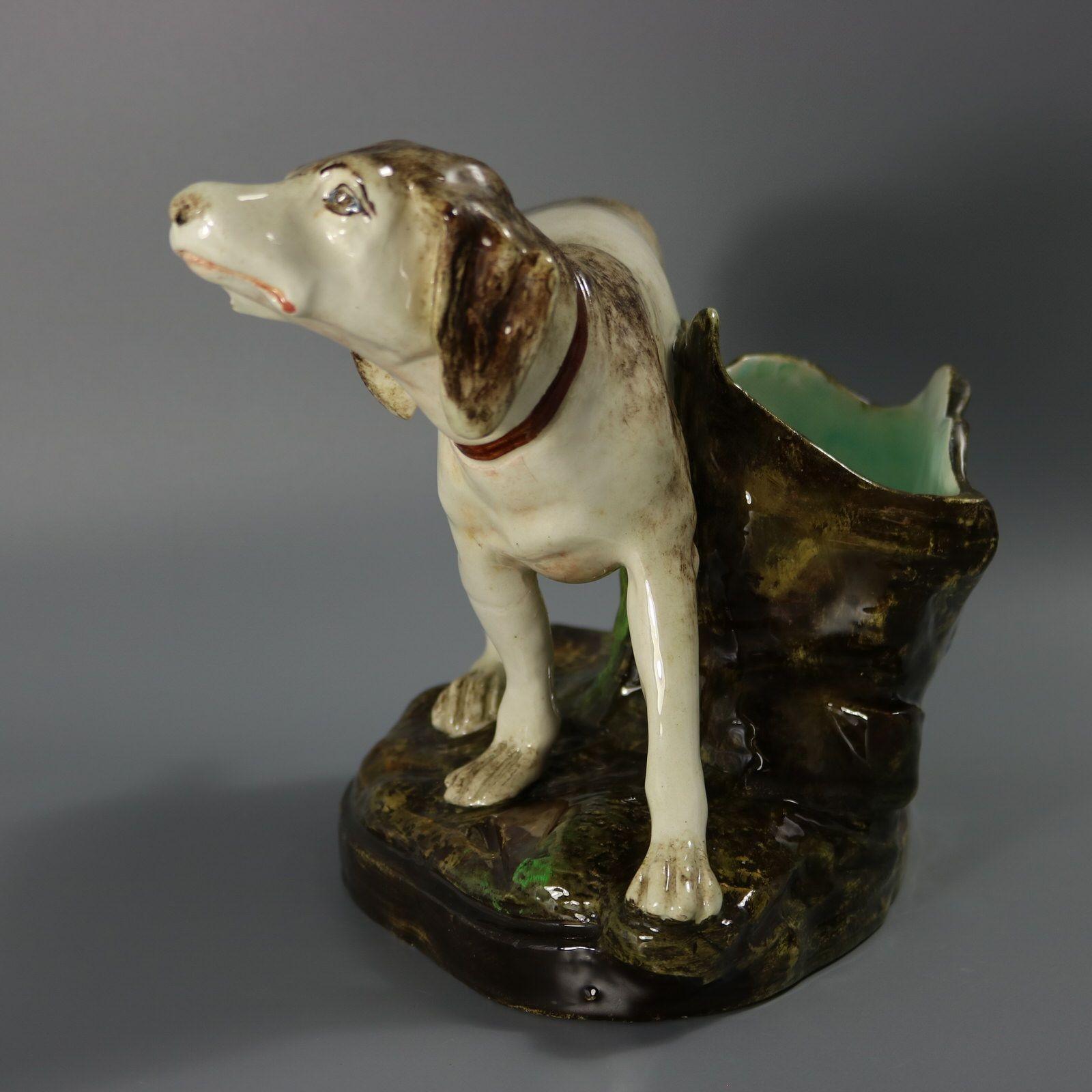 Vaso con cane da caccia in maiolica Jerome Massier Fils In condizioni buone in vendita a Chelmsford, Essex