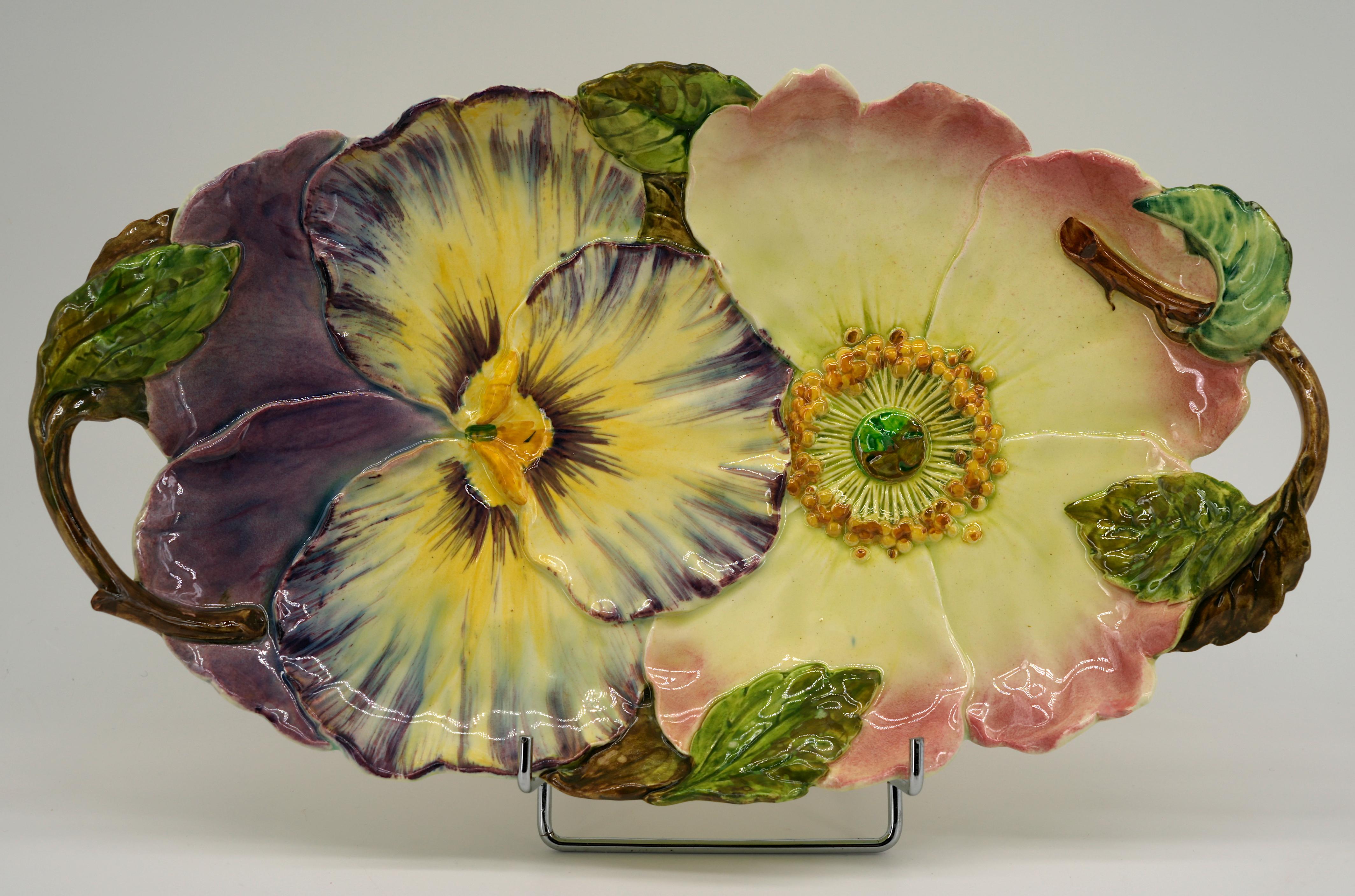 French Napoleon III majolica slip aperitive or dessert set by Jerome MASSIER, Vallauris, France, end of 19th century. 6 (2x3) plates : anemone, pansy and daisy - Diameter : 7.5