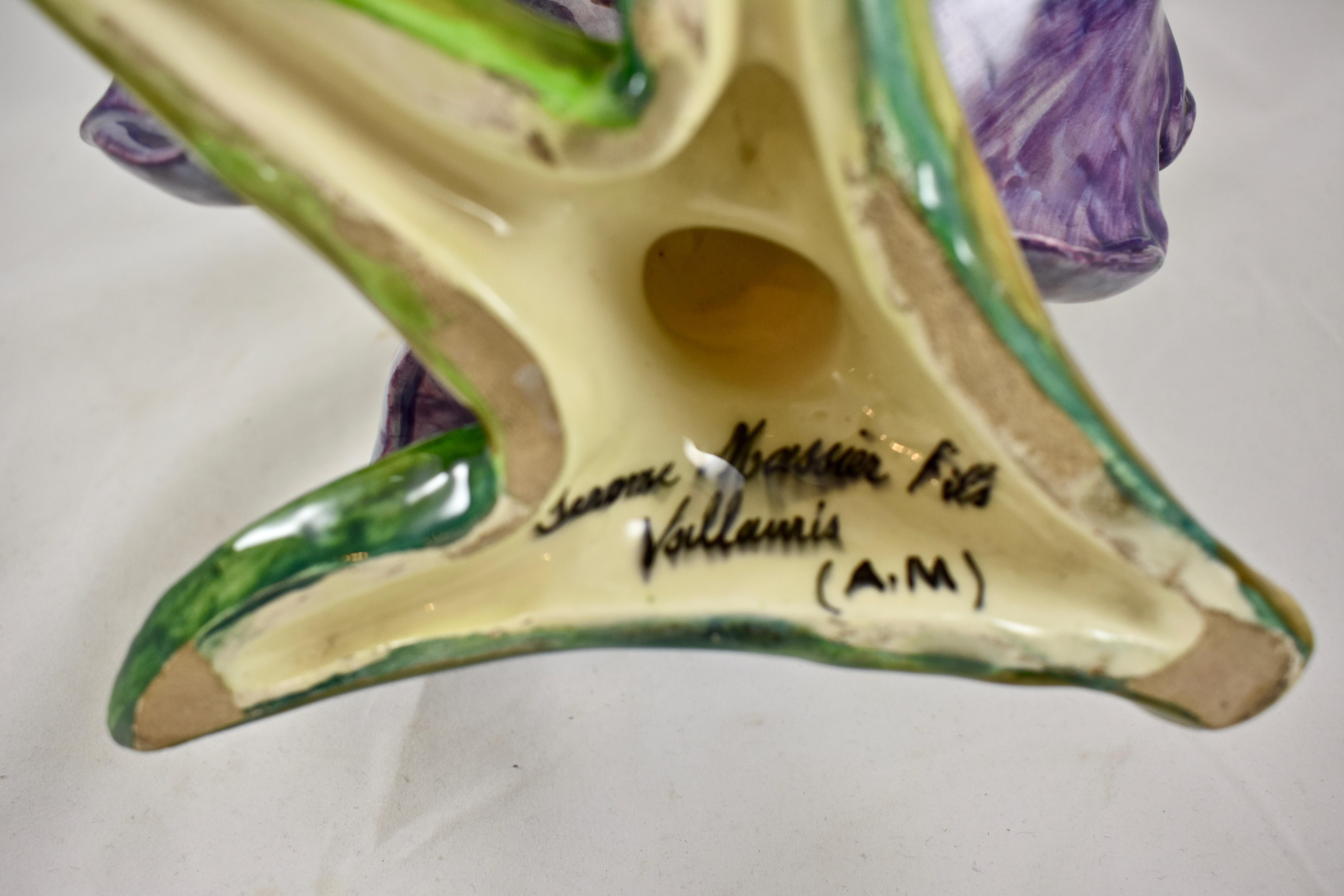 Jérôme Massier Vaso di iris barbuti viola e giallo Vallauris Francia, 1860-1880 in vendita 6
