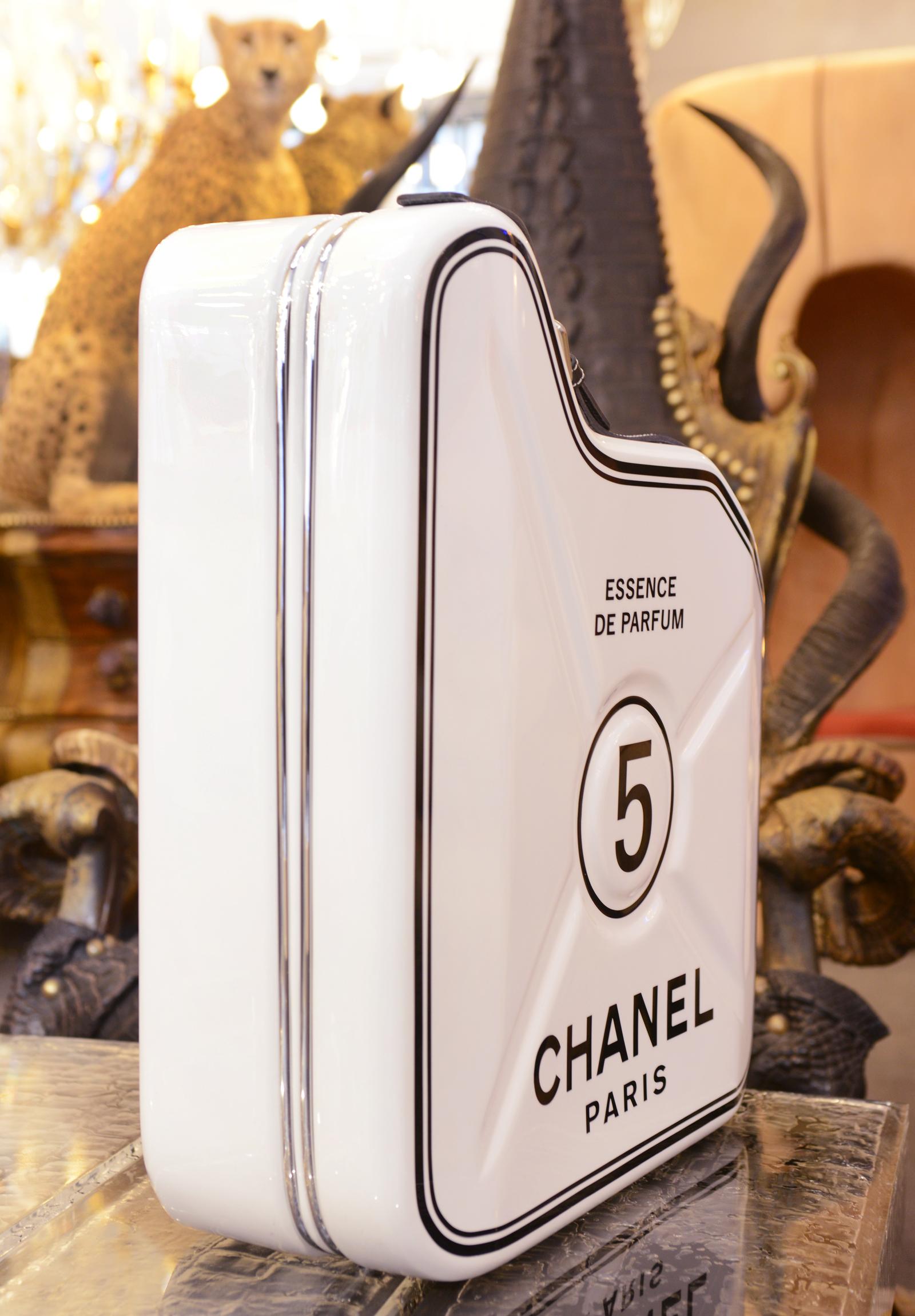 Jerrican Chanel N°5 Weißes Kunstwerk in limitierter Auflage (Edelstahl)