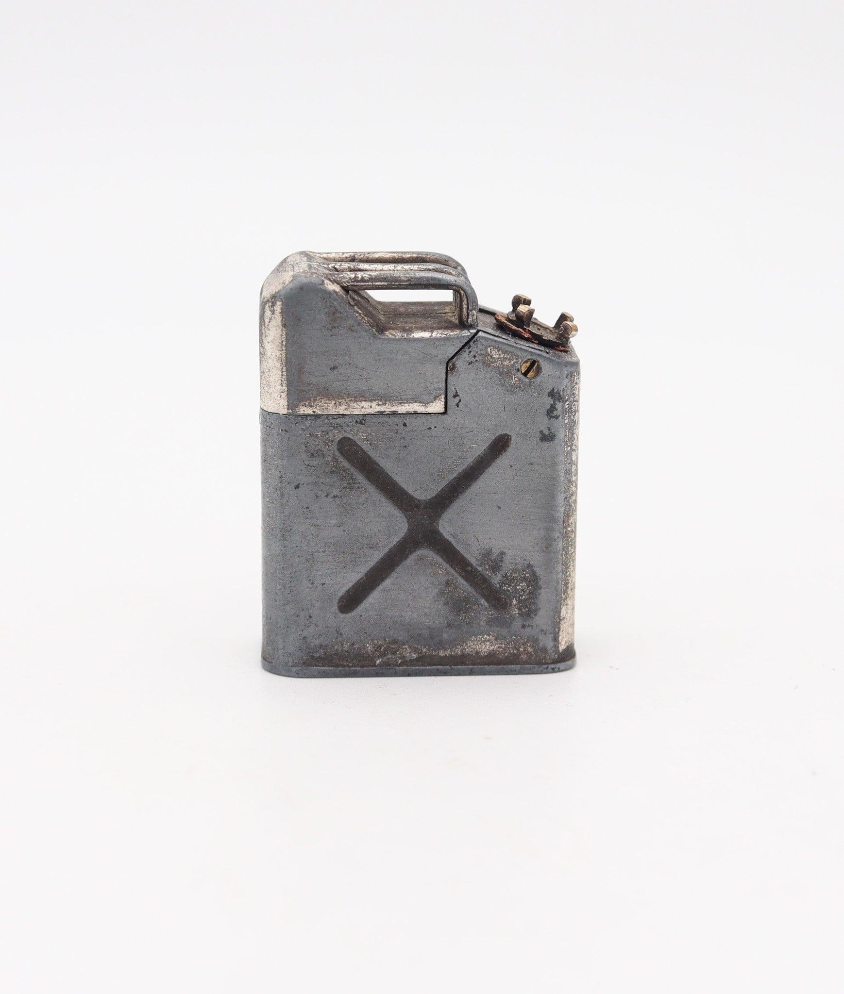 Mid-Century moderno Accendino tascabile JERRICAN Paris 1946 Licensed By Clodion Petrol-Can in vendita