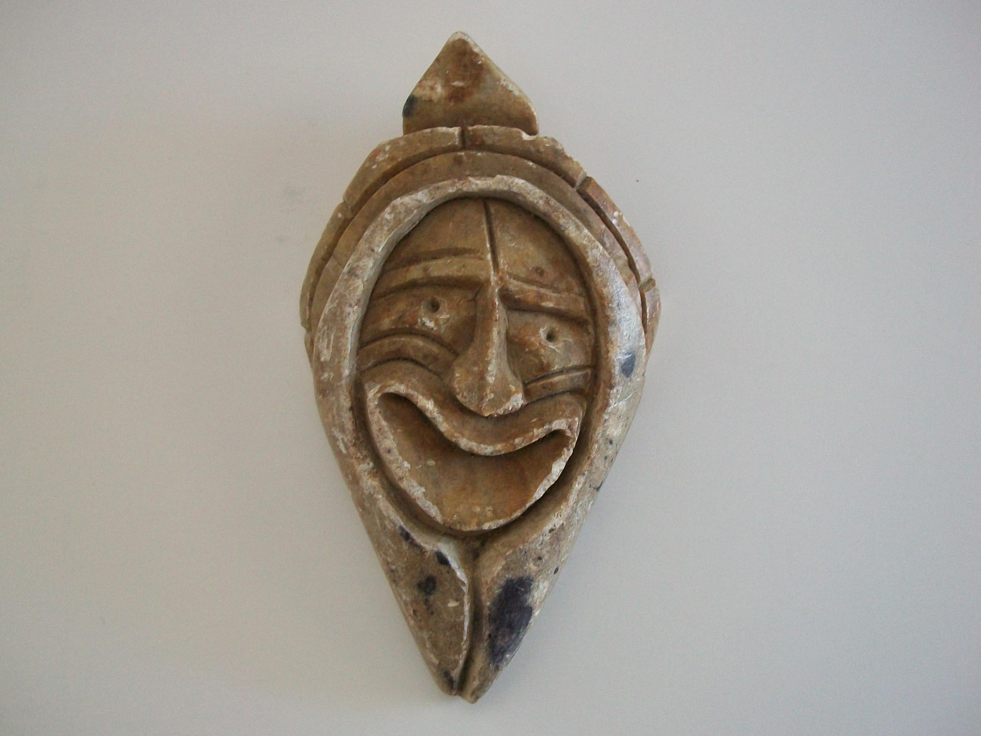 JERRY HENRY - Iroquois Turtle/False Face Soapstone Carving - Canada - Circa 1970 For Sale 6