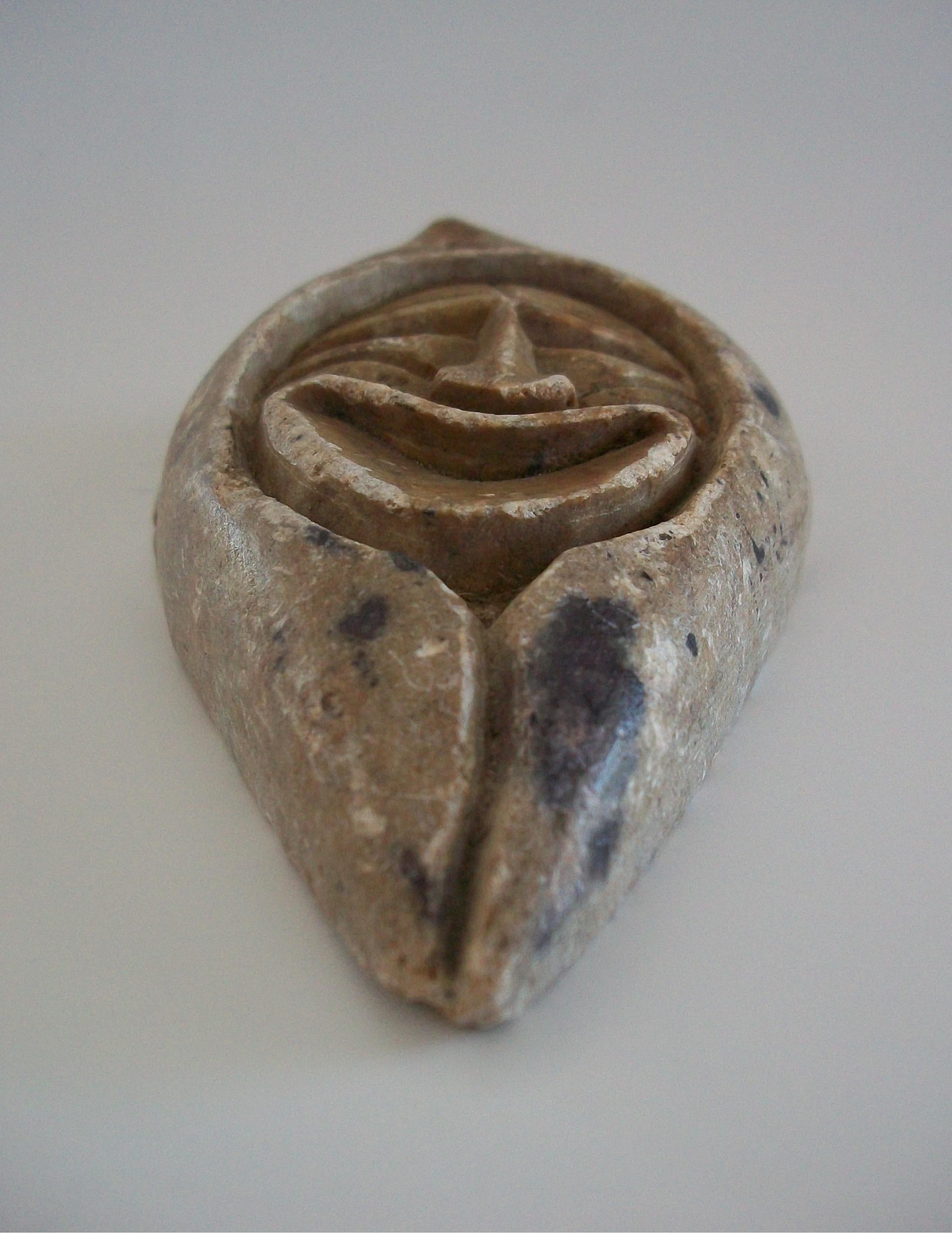 JERRY HENRY - Iroquois Turtle/False Face Soapstone Carving - Canada - Circa 1970 For Sale 7