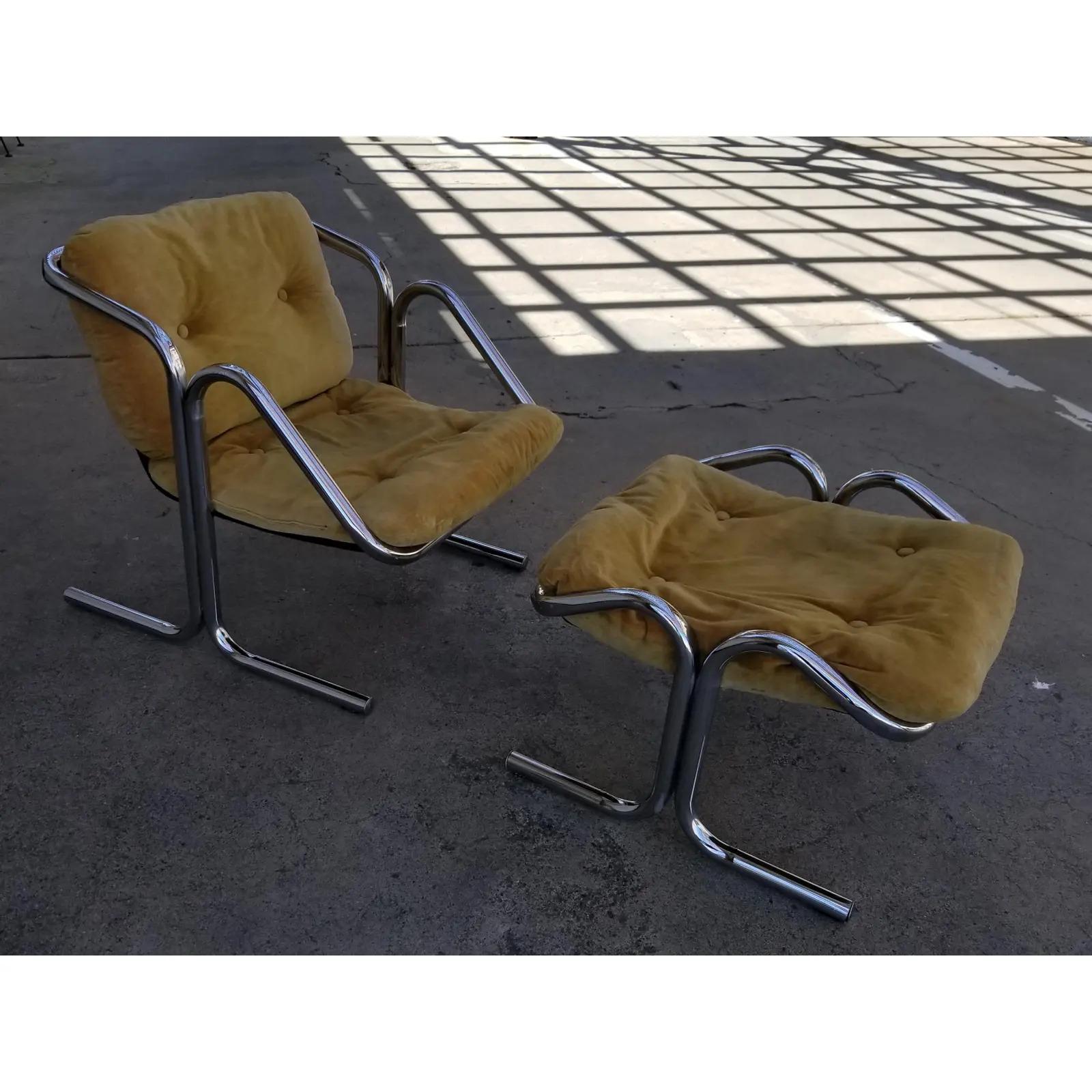 A tubular chrome cantilevered lounge chair and footstool by Jerry Johnson, circa 1970s. Chrome frame in exceptional original condition, original cushions are soft, but stained. New upholstery recommended. Chair only measures 25.5