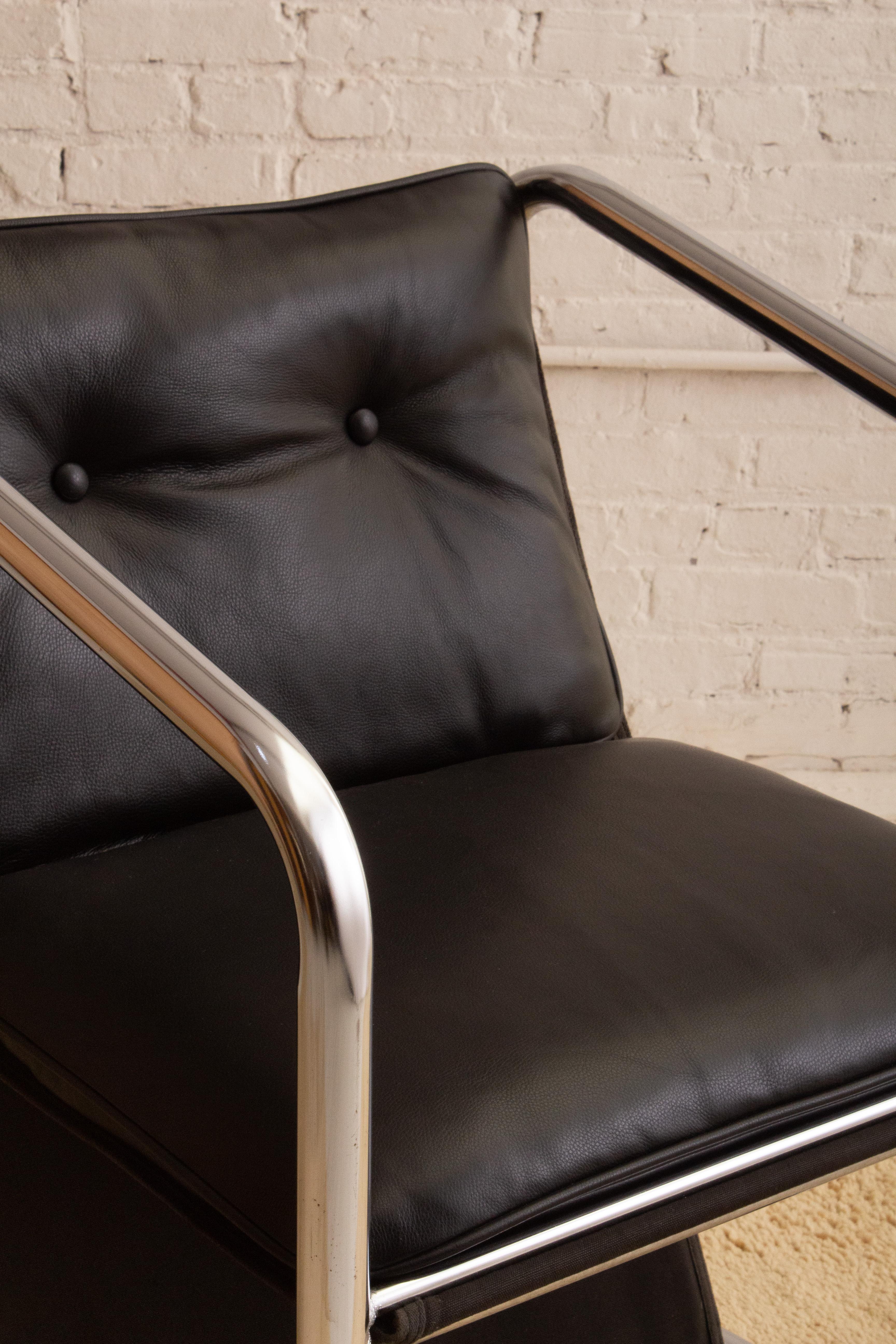 Jerry Johnson Chrome Sling Chair In Good Condition For Sale In Brooklyn, NY