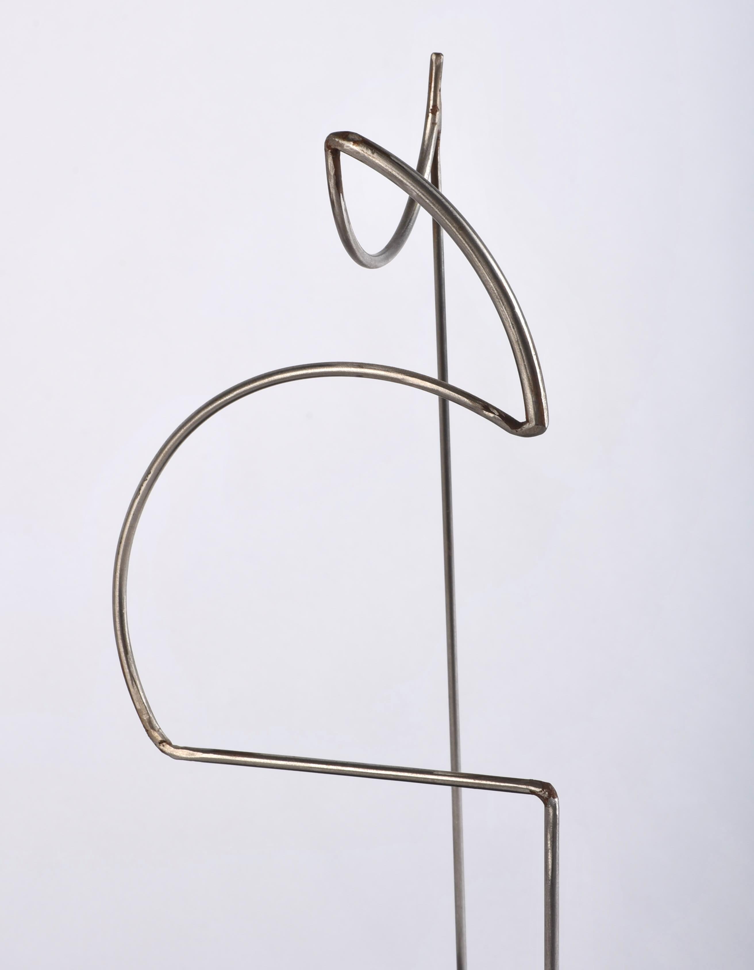 Bella scultura minimalista di Jerry Meatyard.  
