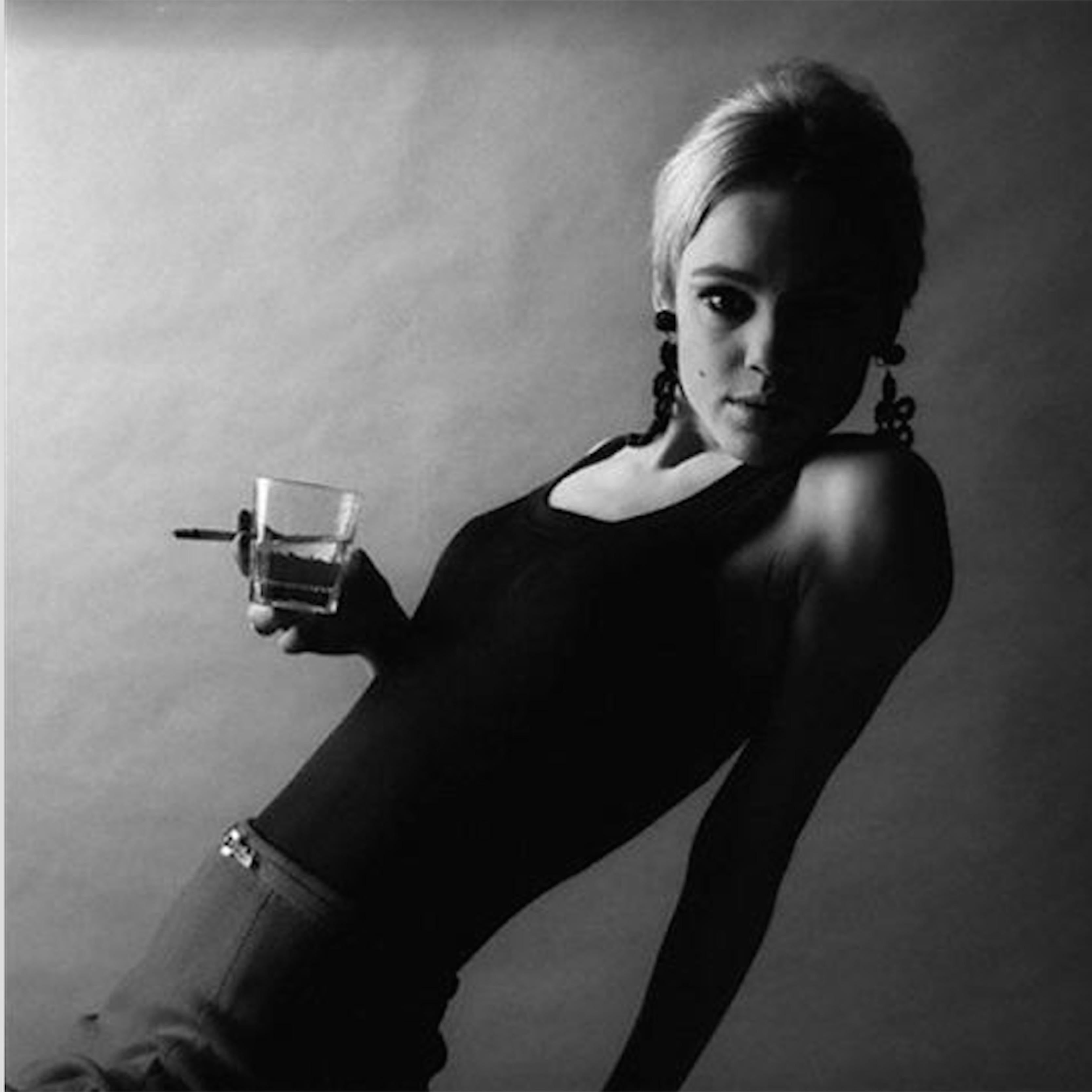 Jerry Schatzberg Black and White Photograph - Edie Sedgwick, Slash