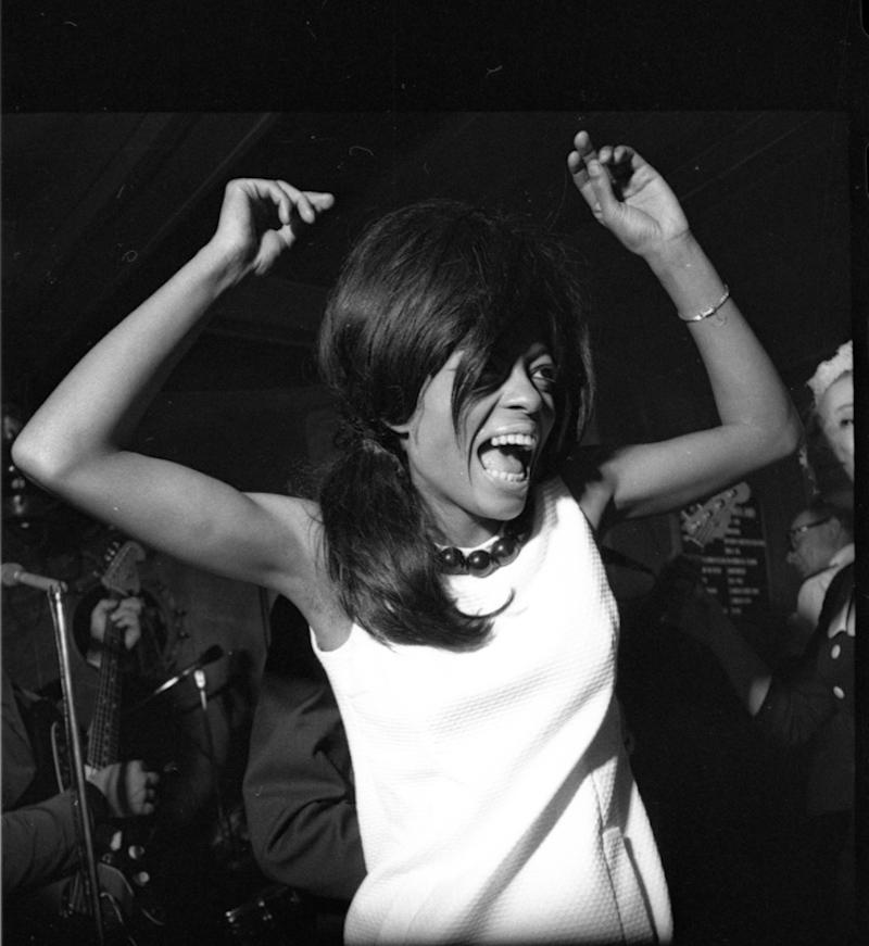 Available Sizes:

11" x 14"    	$6,000.00	Edition of 25 + 5 AP
16" x 20"  	$8,000.00	Edition of 25 + 5 AP
20" x 24" 	$10,000.00	Edition of 20 + 4 AP
30" x 40" 	$16,000.00	Edition of 20 + 4 AP
40" x 60" 	$18,500.00	Edition of 12 + 4 AP
48" x 72"