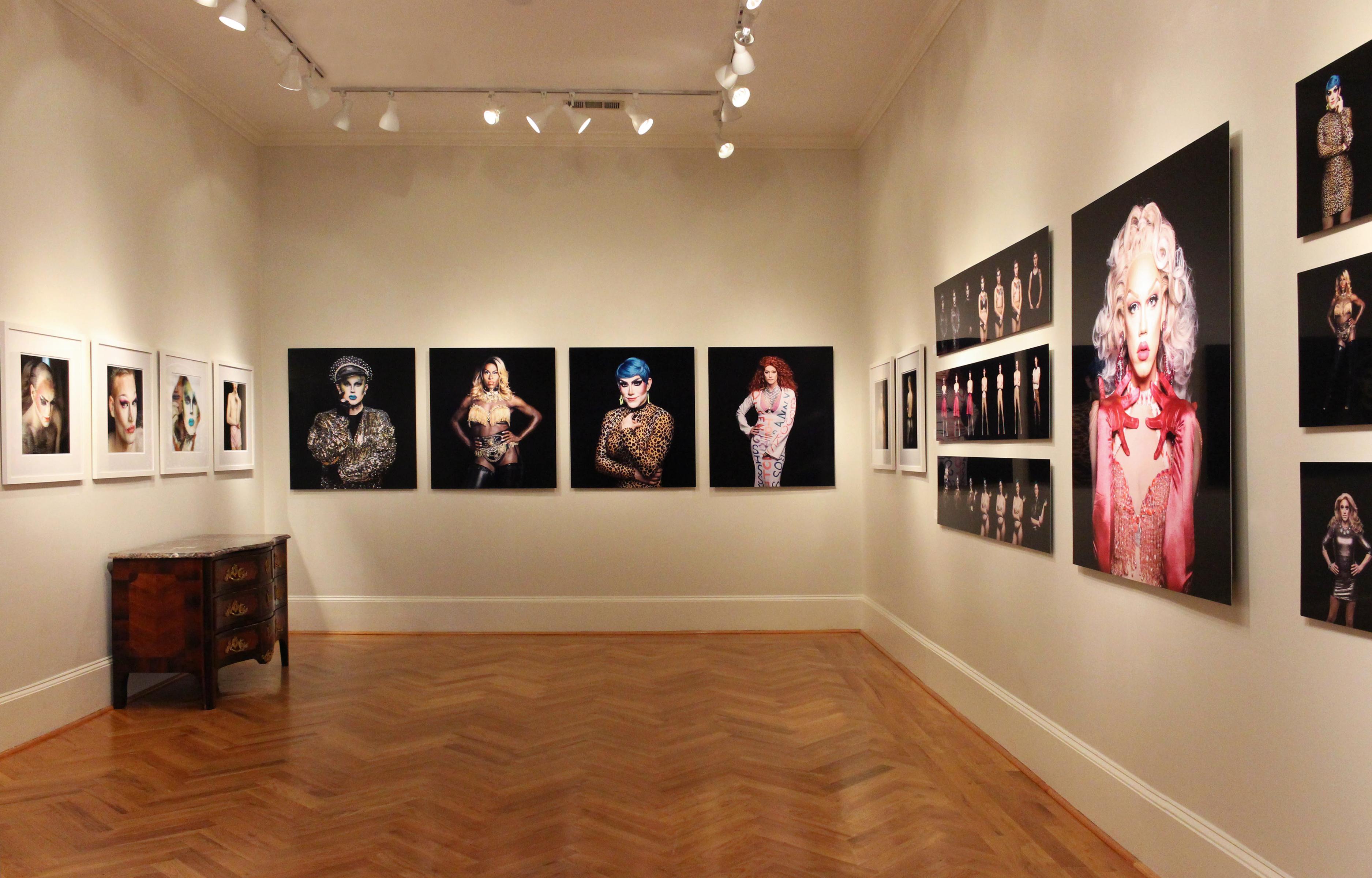 « Jaybella Banks » - Photographie de portraits du Sud - Drag Queen - Noir Portrait Photograph par Jerry Siegel