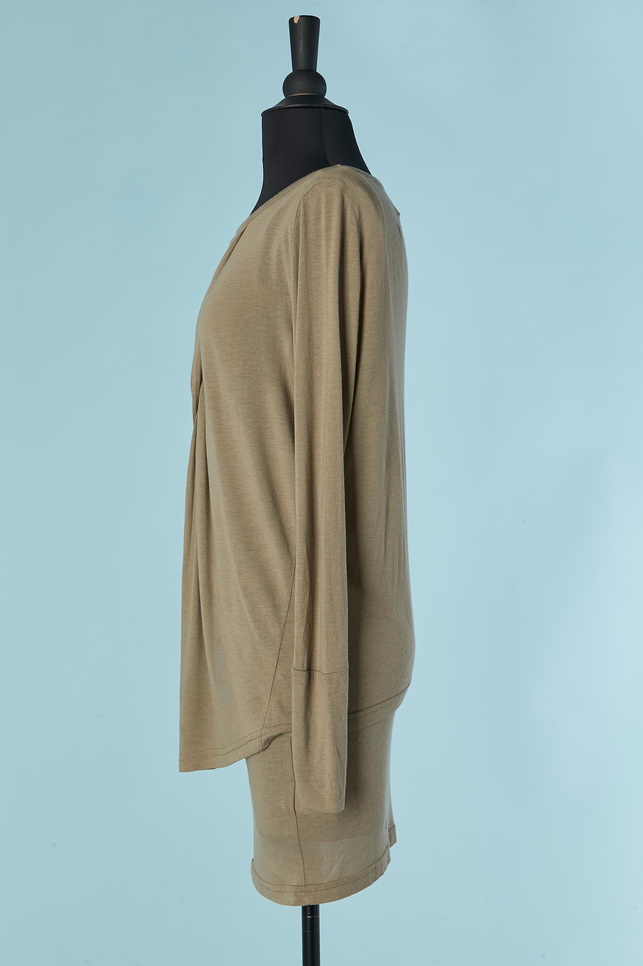 Jersey mini-dress with twisted tee-shirt  MM6 Maison Martin Margiela en Excelente estado para la venta en Saint-Ouen-Sur-Seine, FR