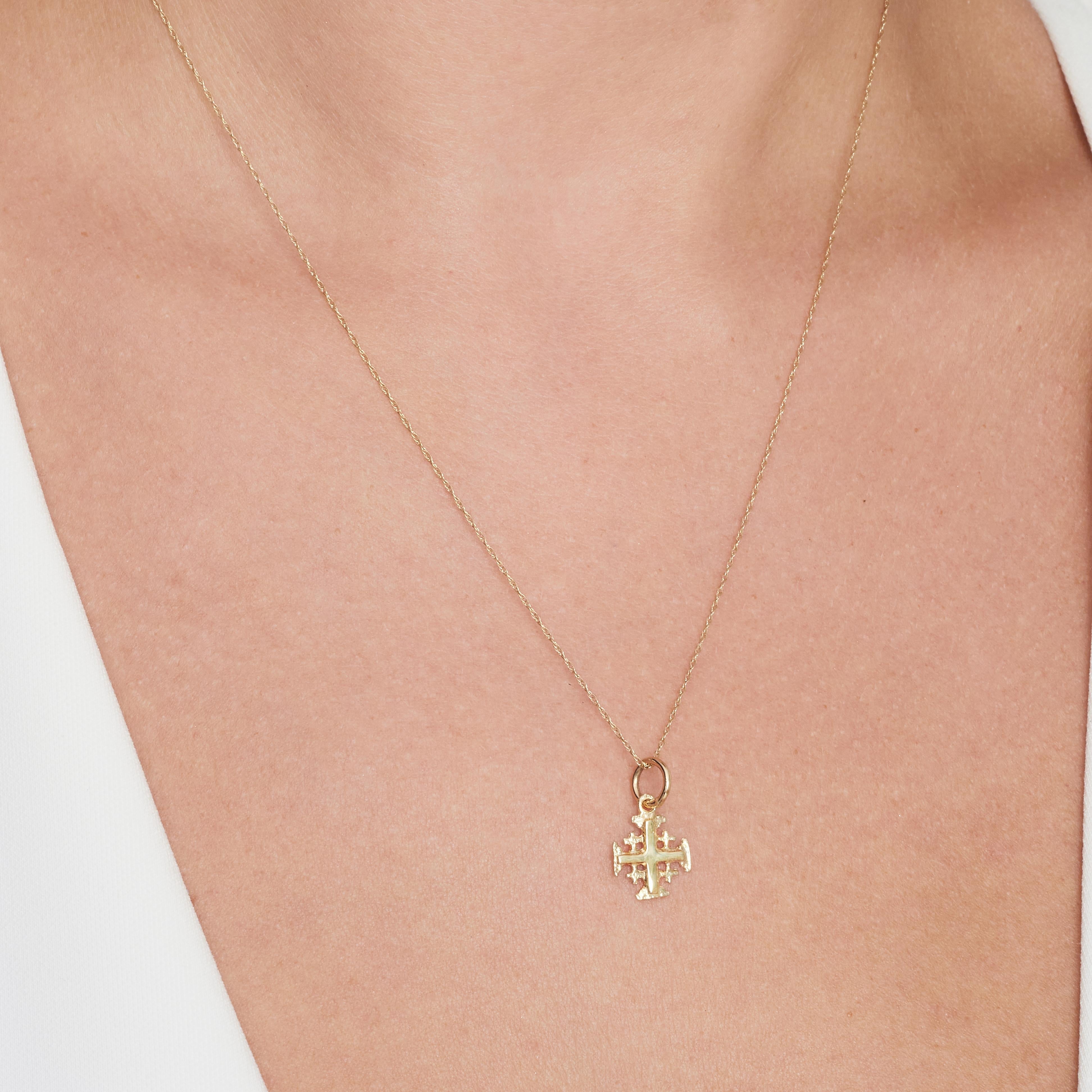 Moderne Pendentif croix de Jérusalem en or jaune 14 carats en vente