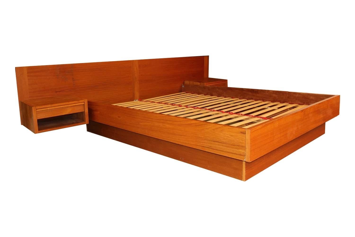 teak platform bed