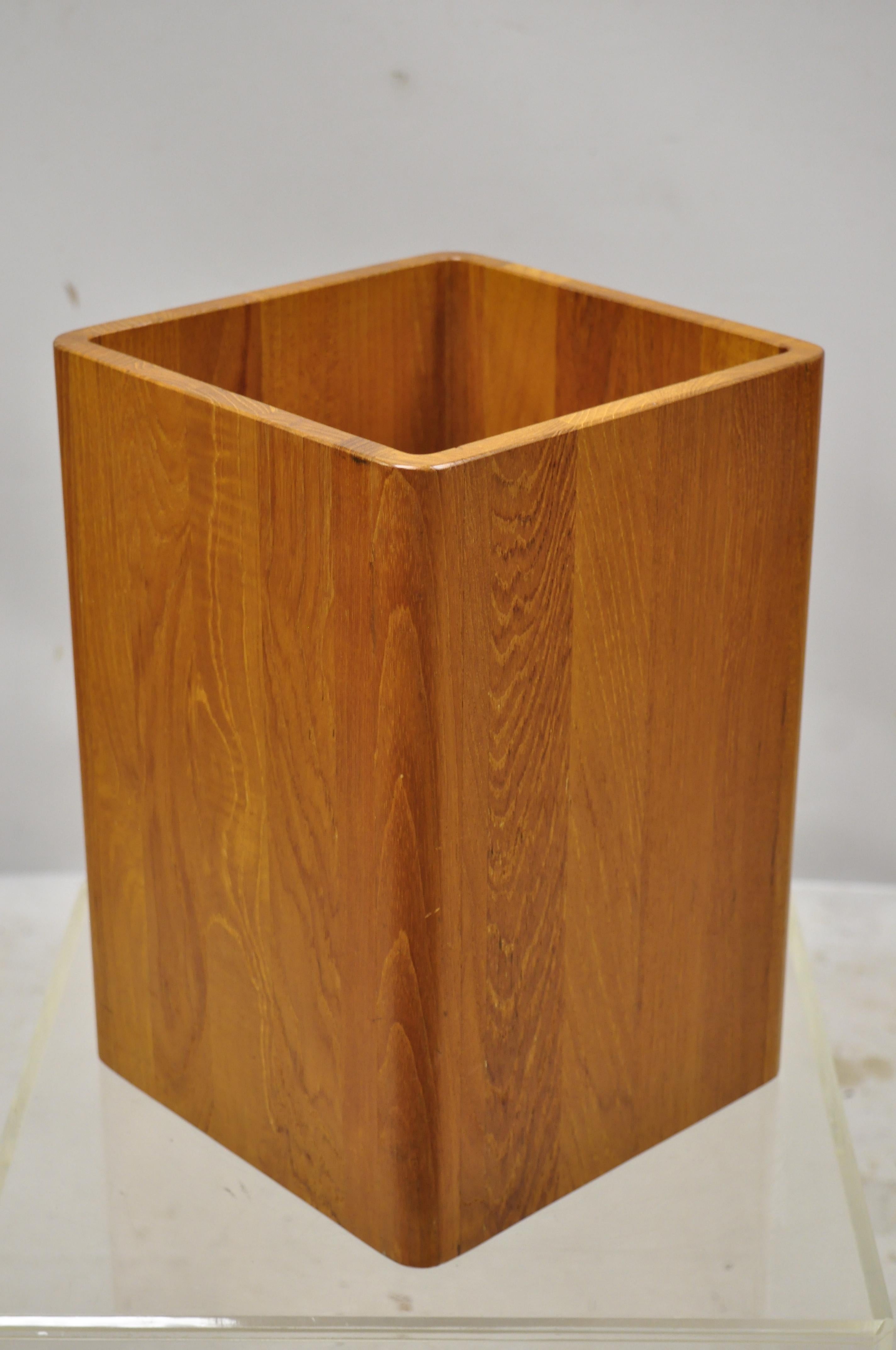 Jesper teakwood teak Wastebasket Trashcan Jespersen Danish Mid-Century Modern. Item features solid wood construction, beautiful wood grain, original label, very nice vintage item, clean modernist lines, great style and form, circa mid-20th century.