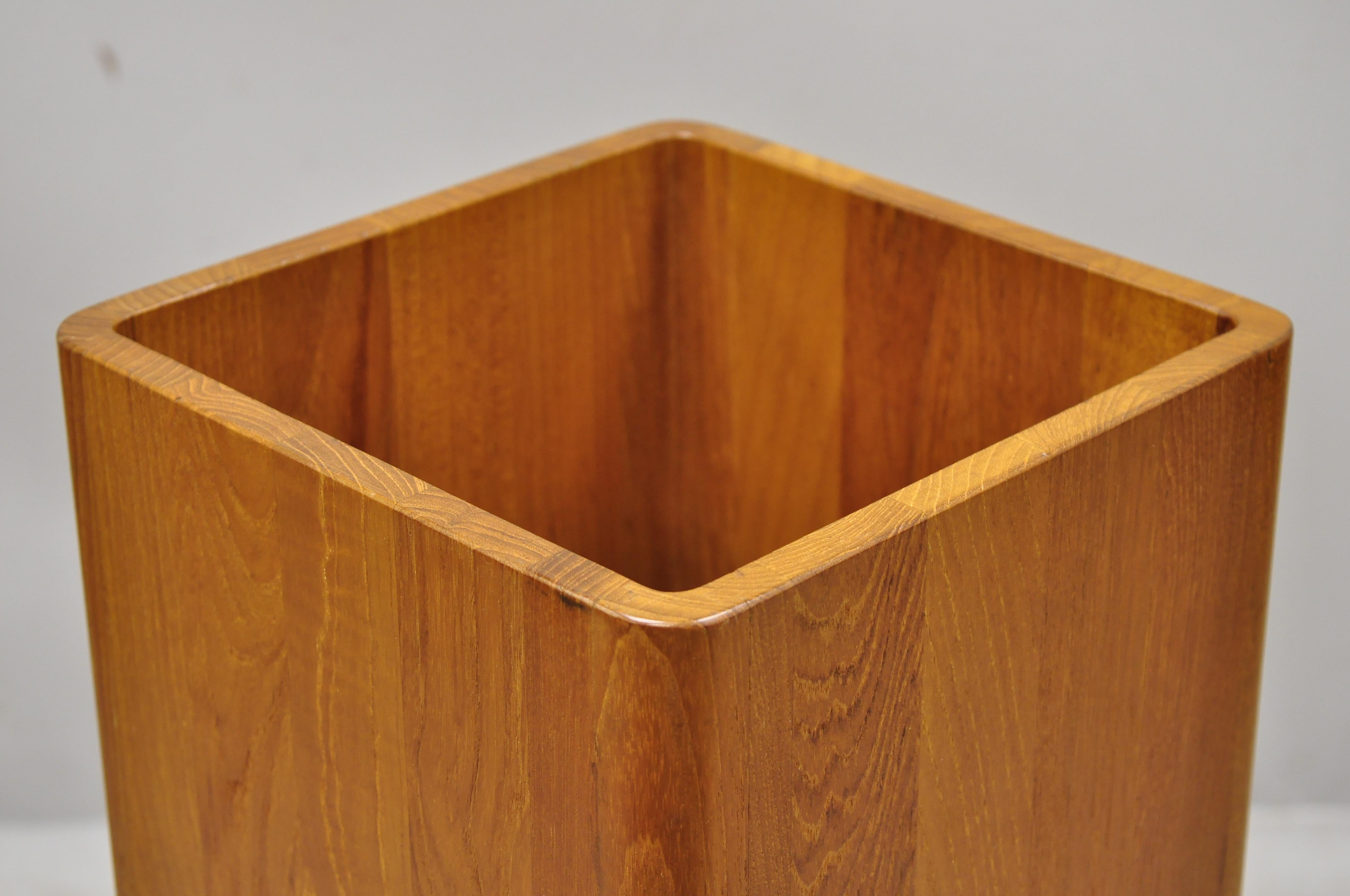 Jesper Teakwood Teak Wastebasket Trashcan Jespersen Danish Mid-Century Modern In Good Condition In Philadelphia, PA