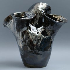 "Ambient Chrome" Scultura in ceramica smaltata a forma di cuore in cromo metallico