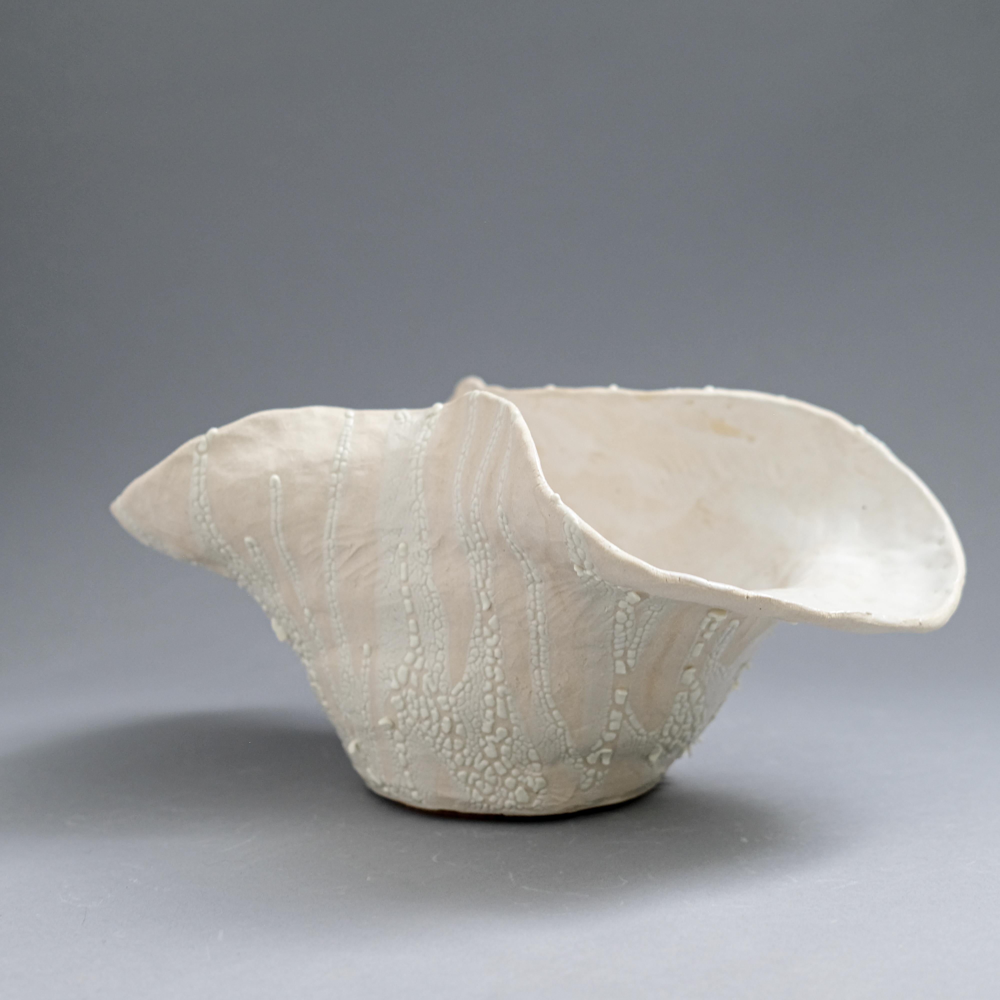 Organic Rhythm IV - White ceramic sculpture - Sculpture by Jessamyn Go