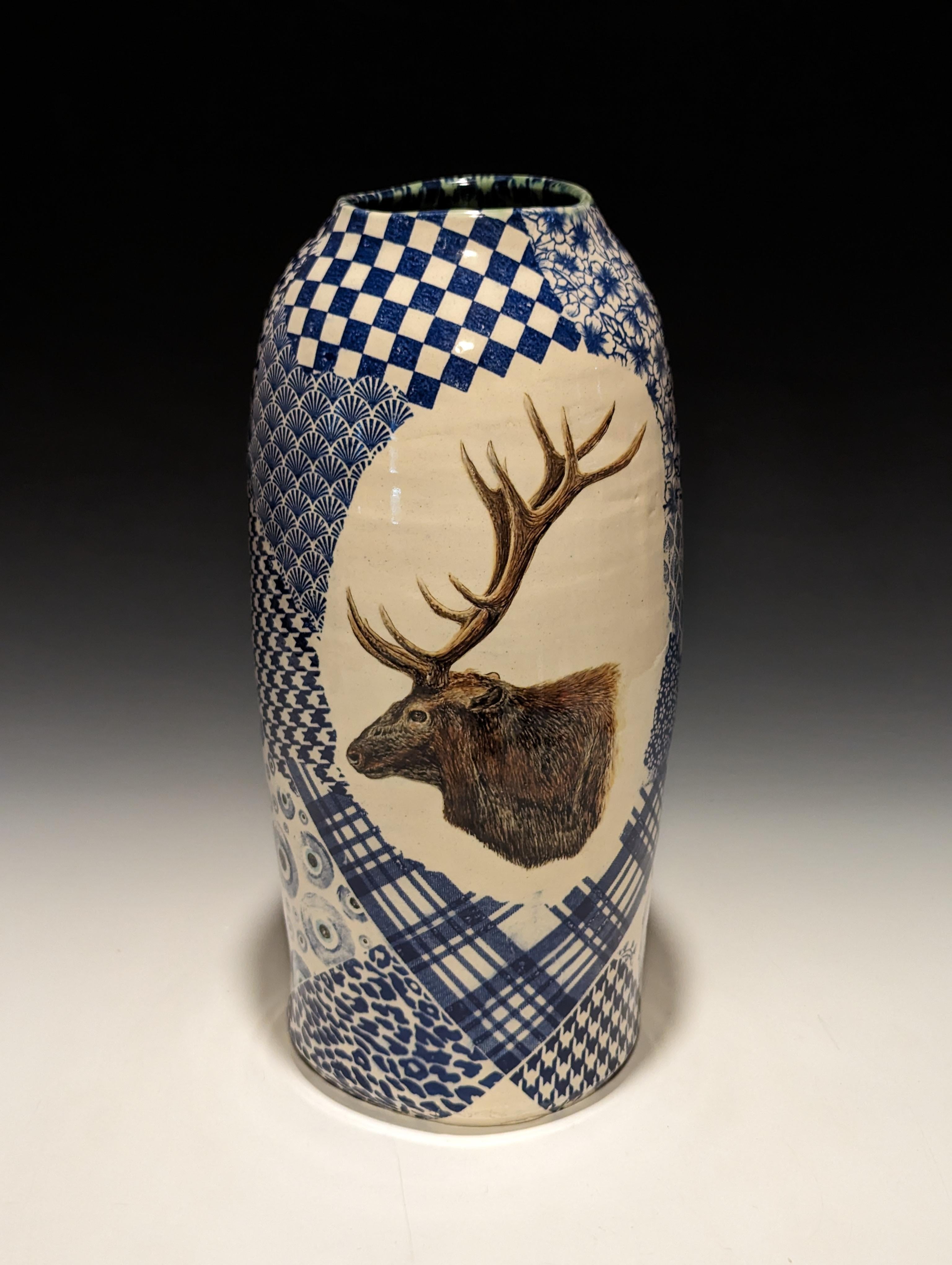 Elk Vase - Sculpture by Jesse Albrecht