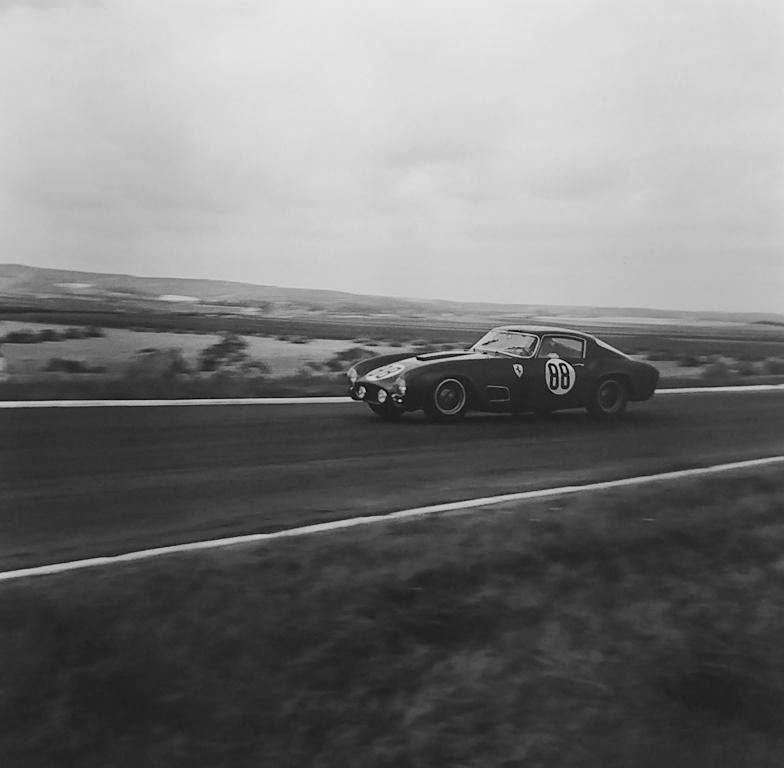 Black and White Photograph Jesse Alexander - Ferrari Reims