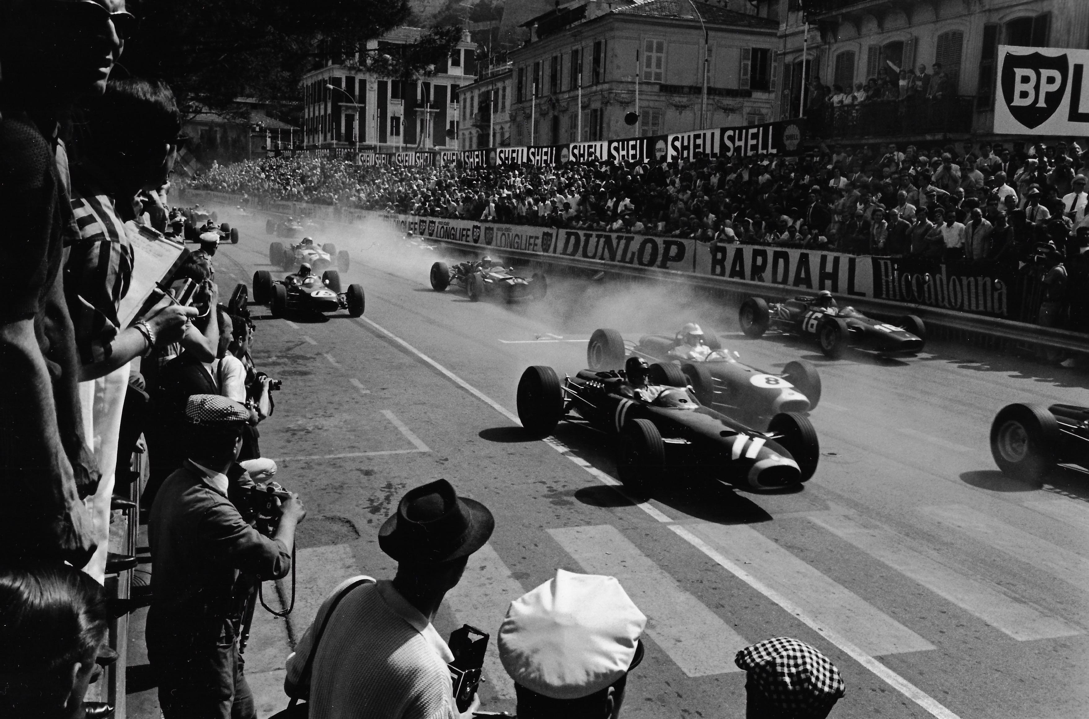 Black and White Photograph di Jesse Alexander - Inizio del Gran Premio di Monaco