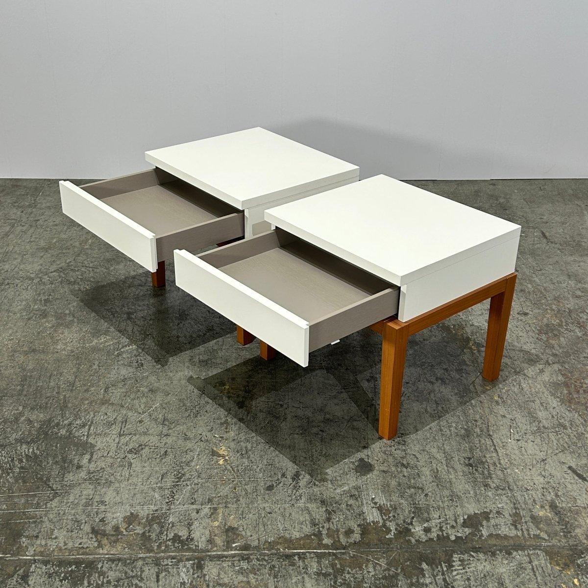 Moderne Jesse De Ville Bedside Tables, Set of Two en vente