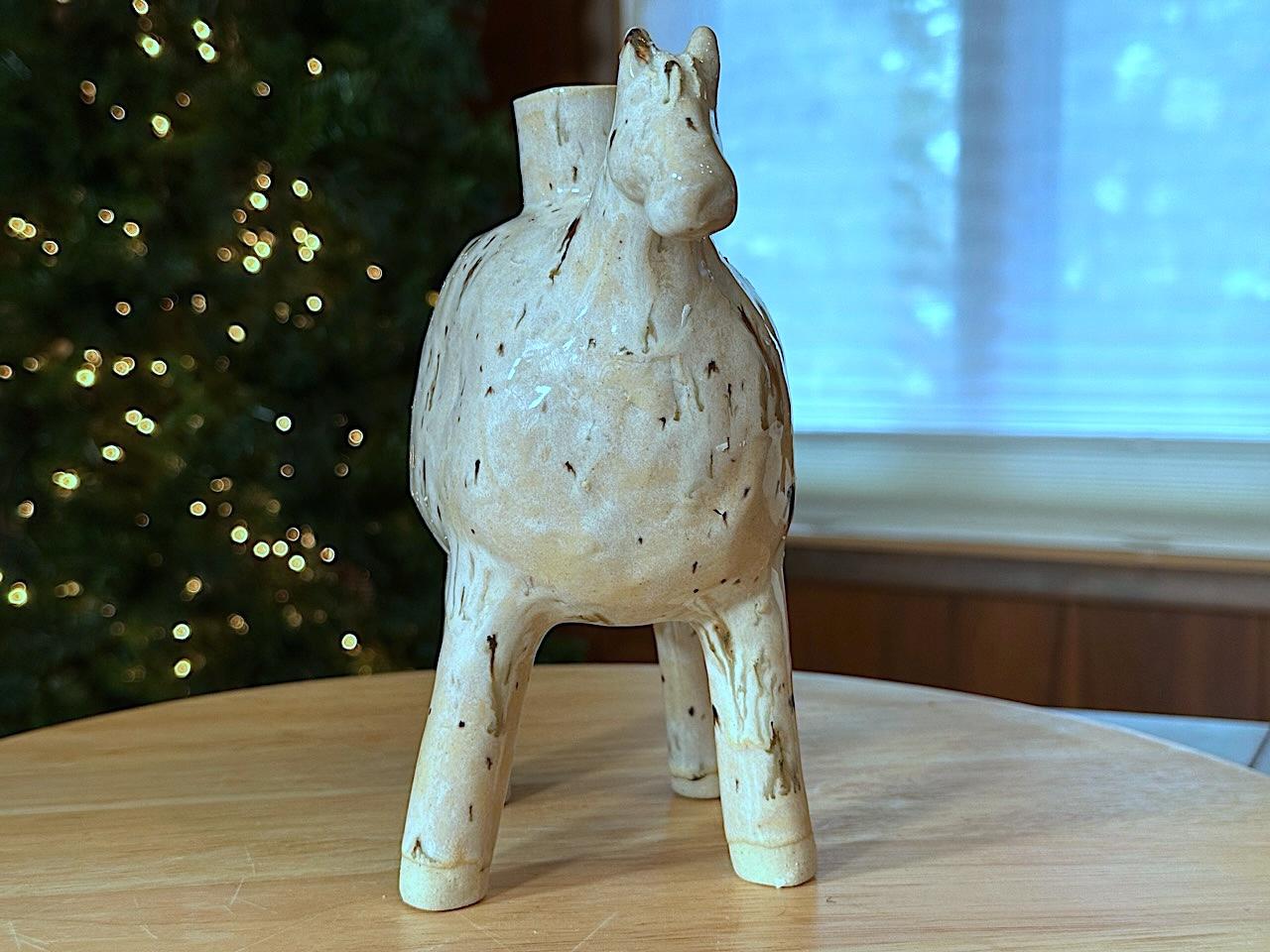 Horse w spots Ceramic Vase (Yellowstone Wild Life) White Stoneware, glossy glaze For Sale 9