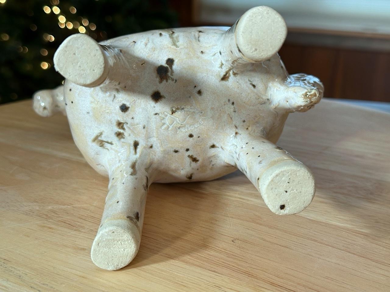 Horse w spots Ceramic Vase (Yellowstone Wild Life) White Stoneware, glossy glaze For Sale 2