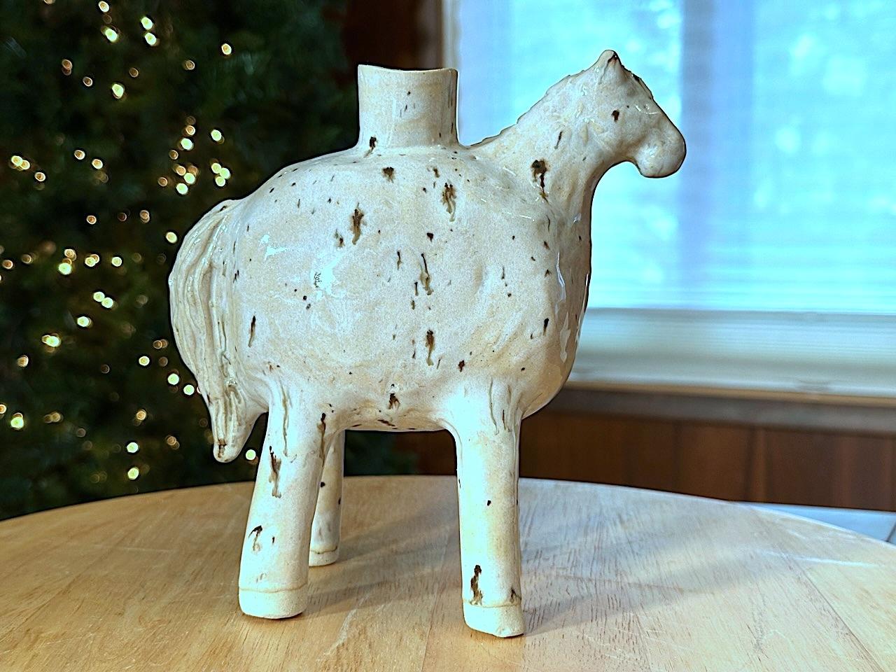 Horse w spots Ceramic Vase (Yellowstone Wild Life) White Stoneware, glossy glaze For Sale 3