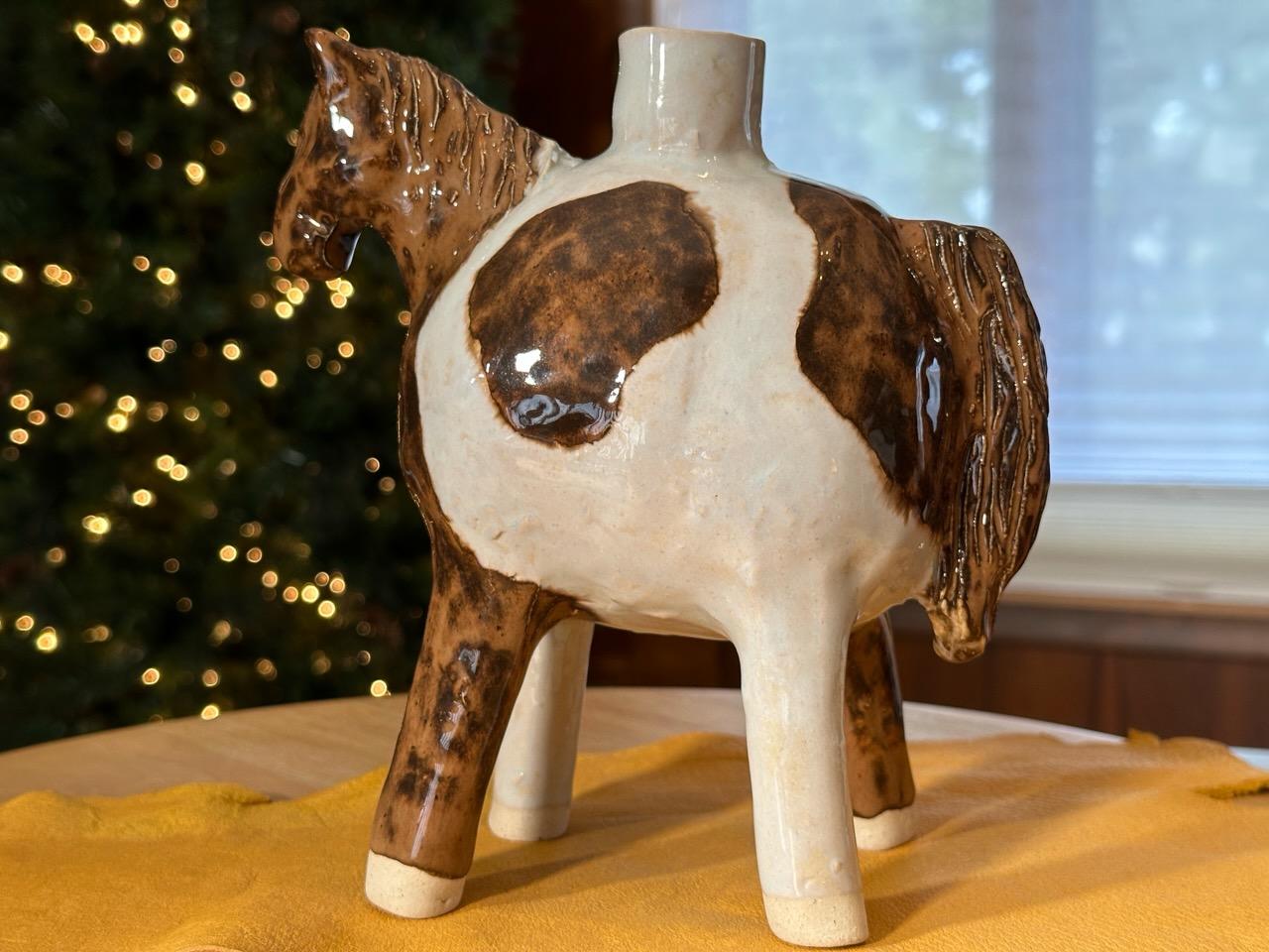 Paint Horse Ceramic Vase (Yellowstone Wild Life) White Stoneware, glossy glaze For Sale 6